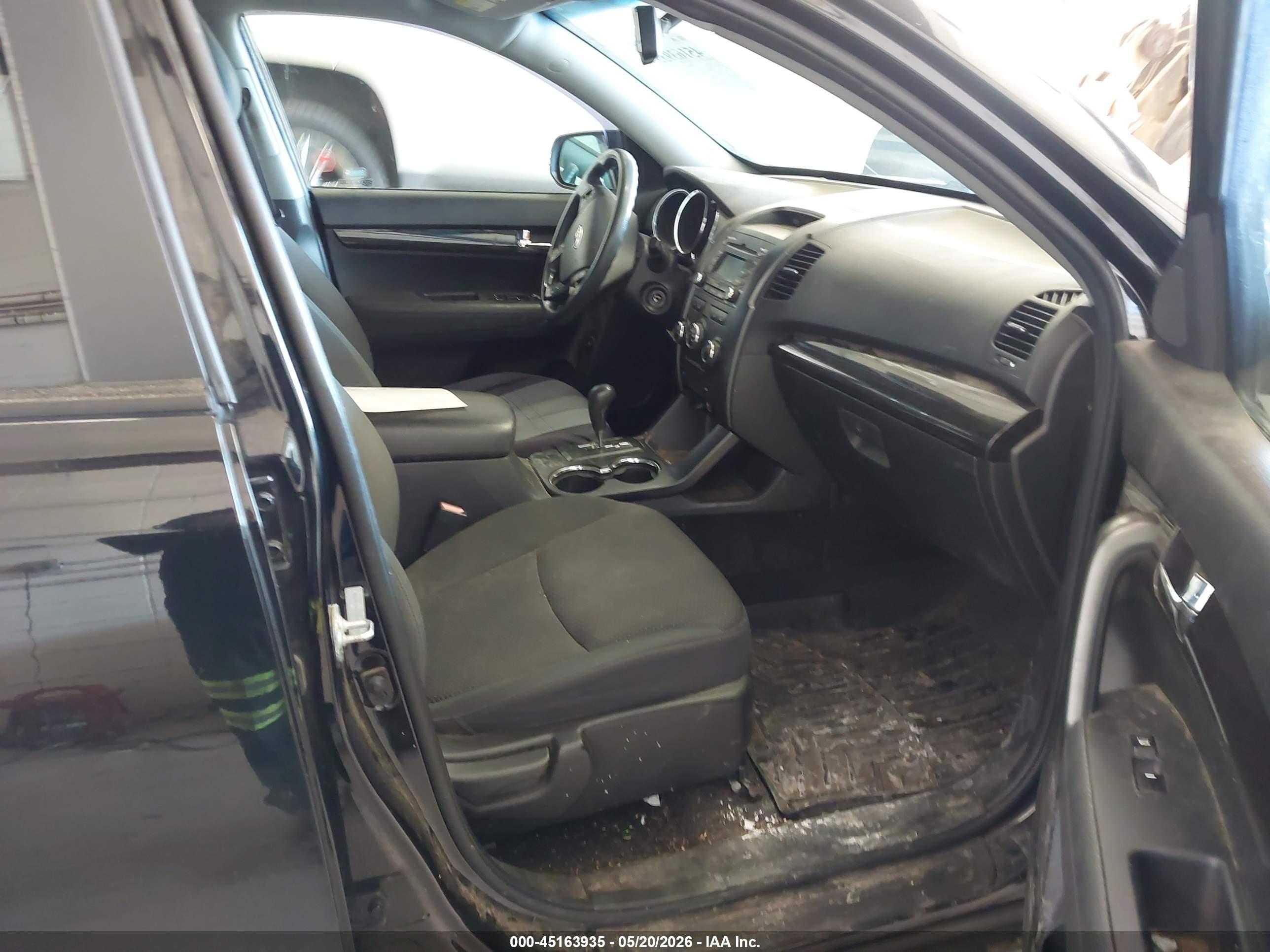 KIA SORENTO image 5