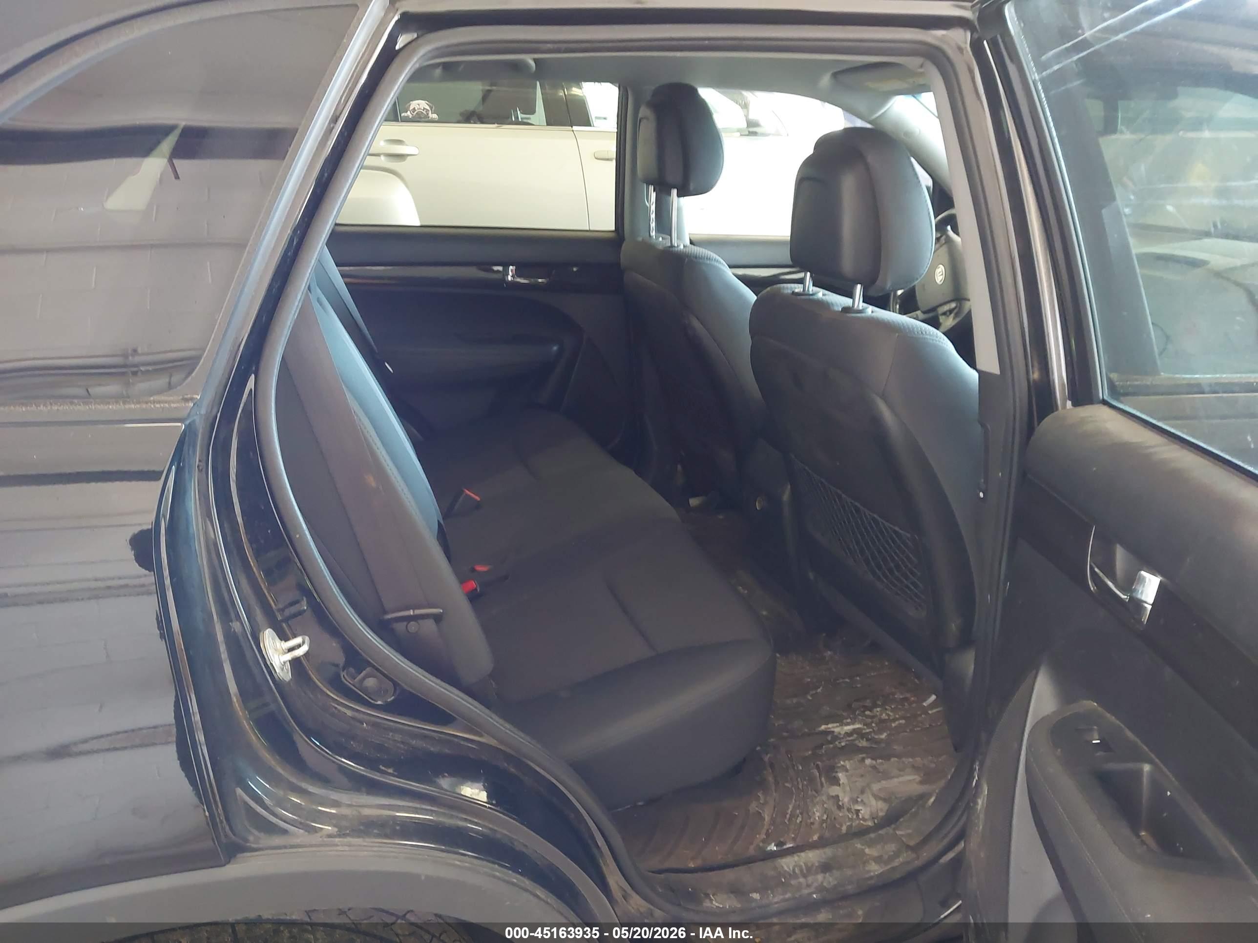 KIA SORENTO image 8