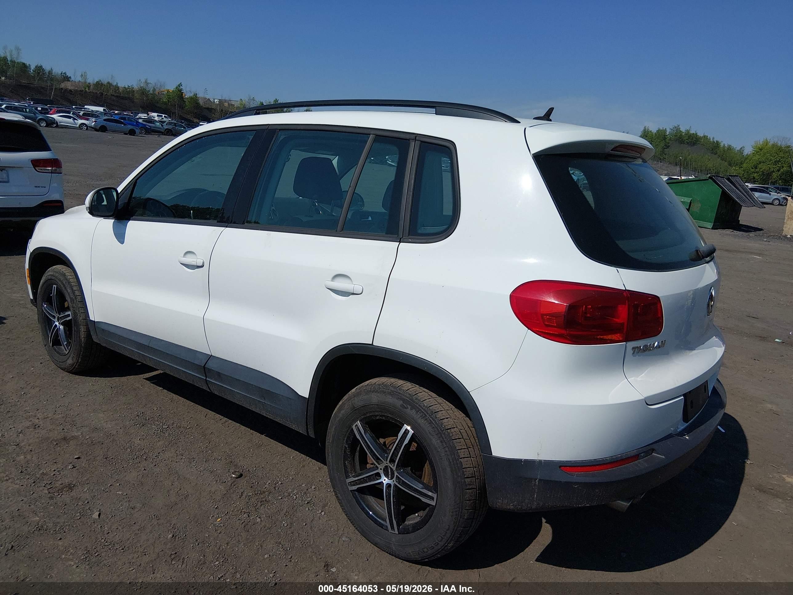 VOLKSWAGEN TIGUAN image 3