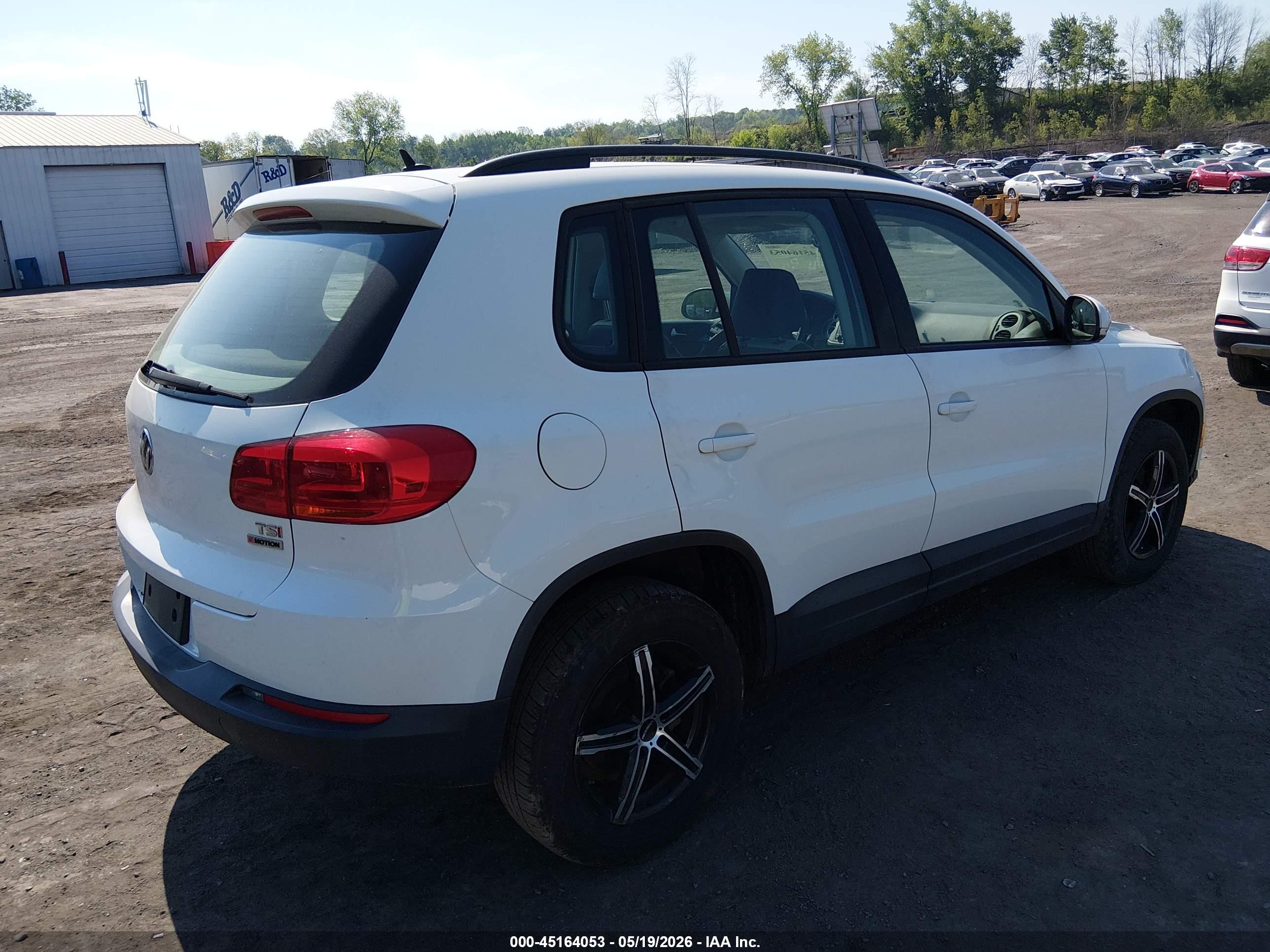 VOLKSWAGEN TIGUAN image 4