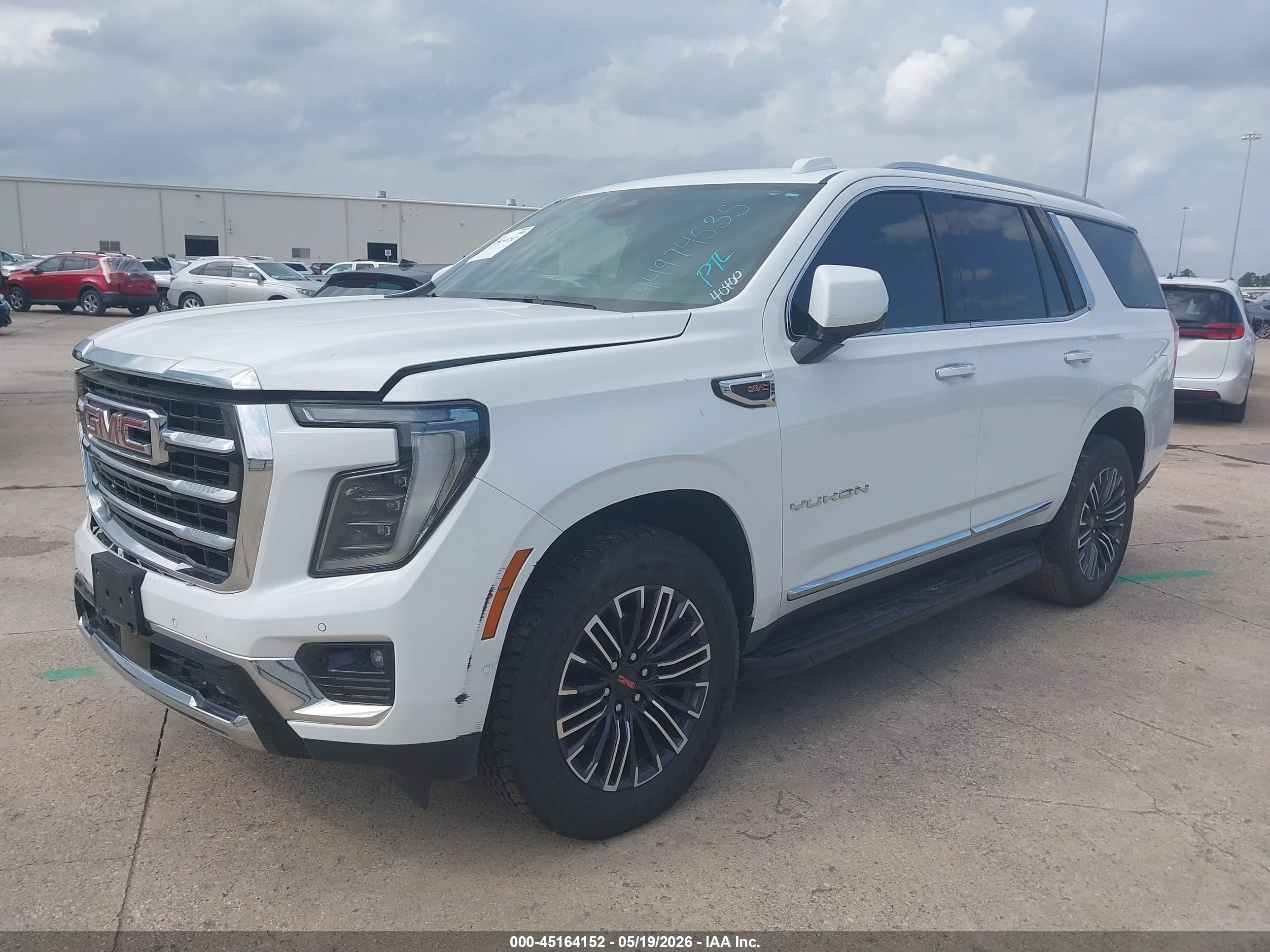 GMC YUKON image 2