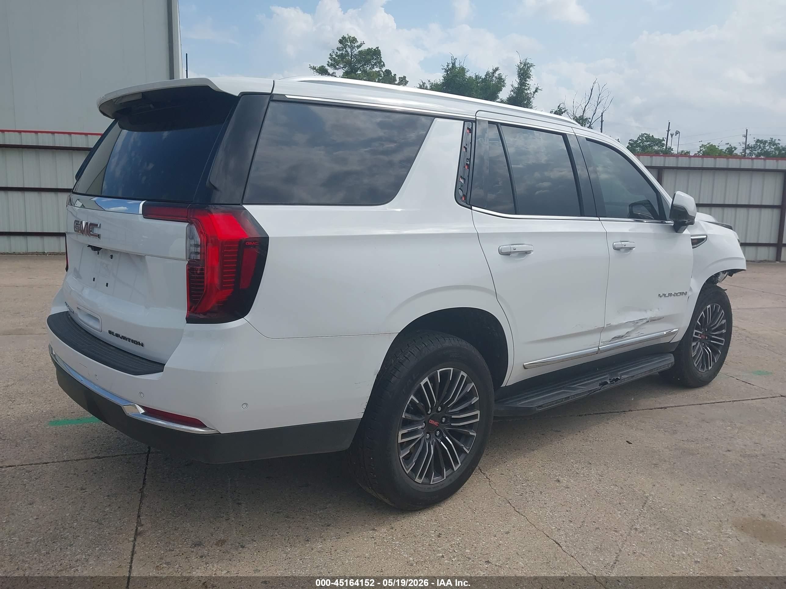 GMC YUKON image 4