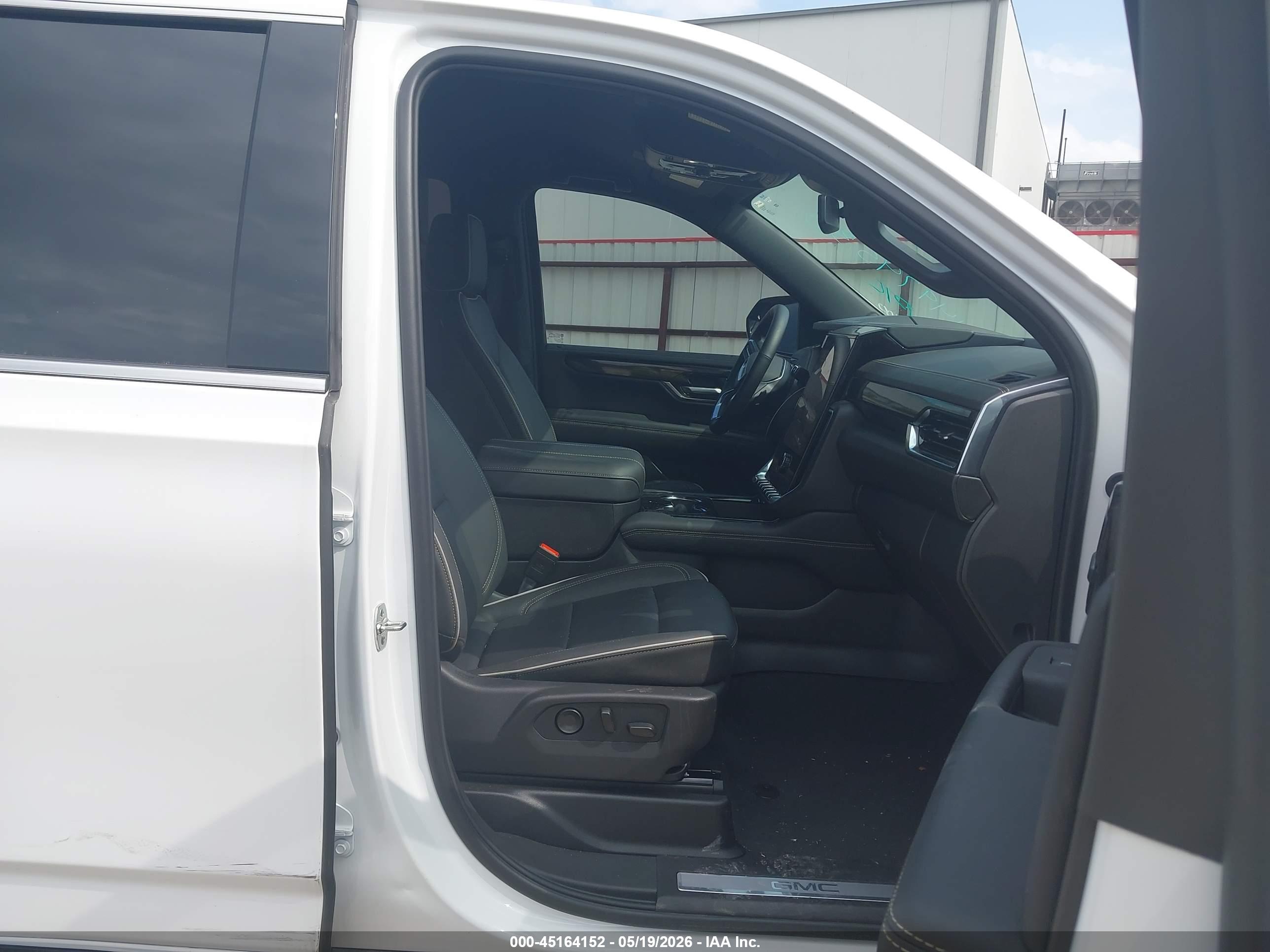 GMC YUKON image 5