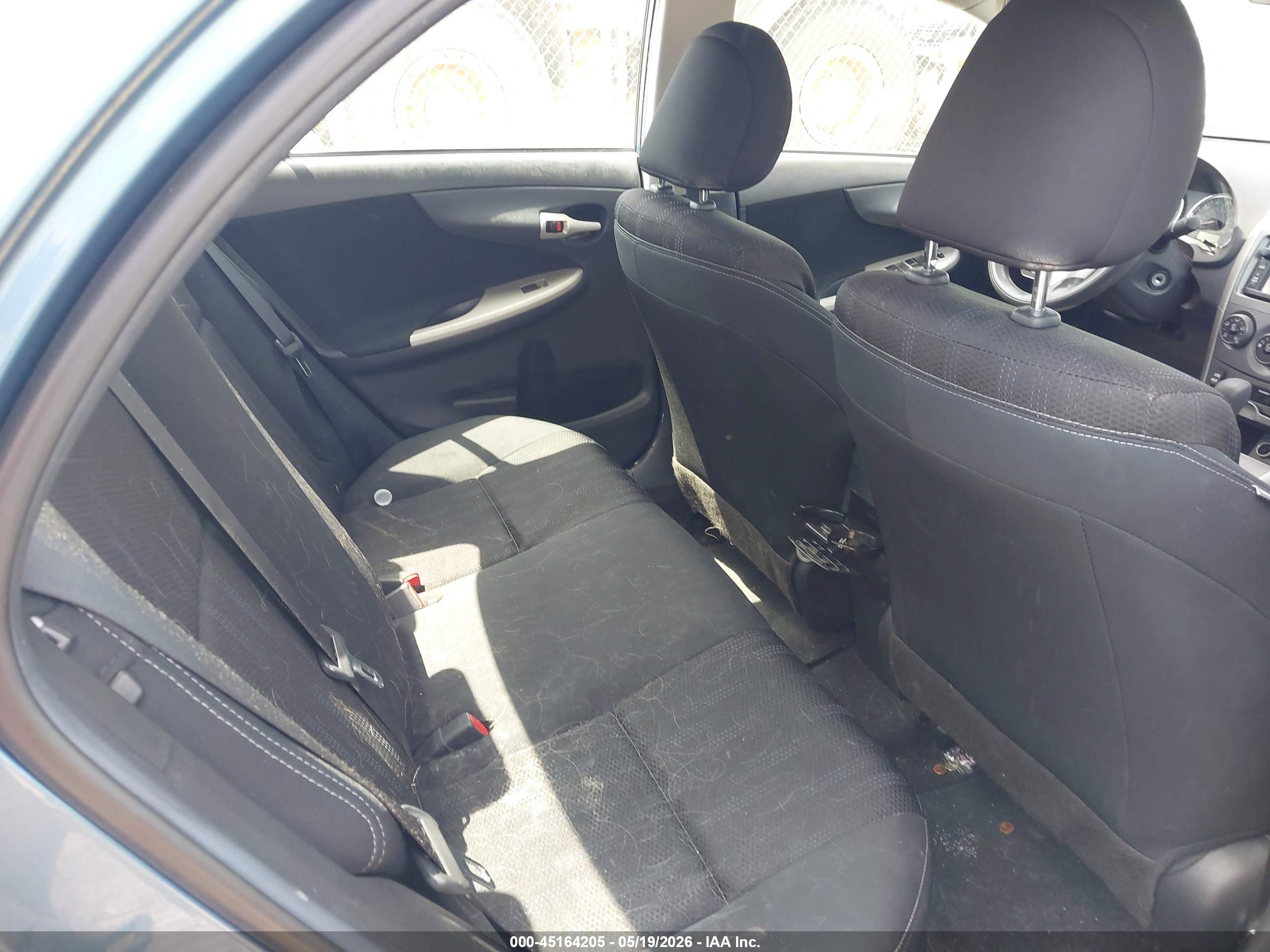 TOYOTA COROLLA image 8
