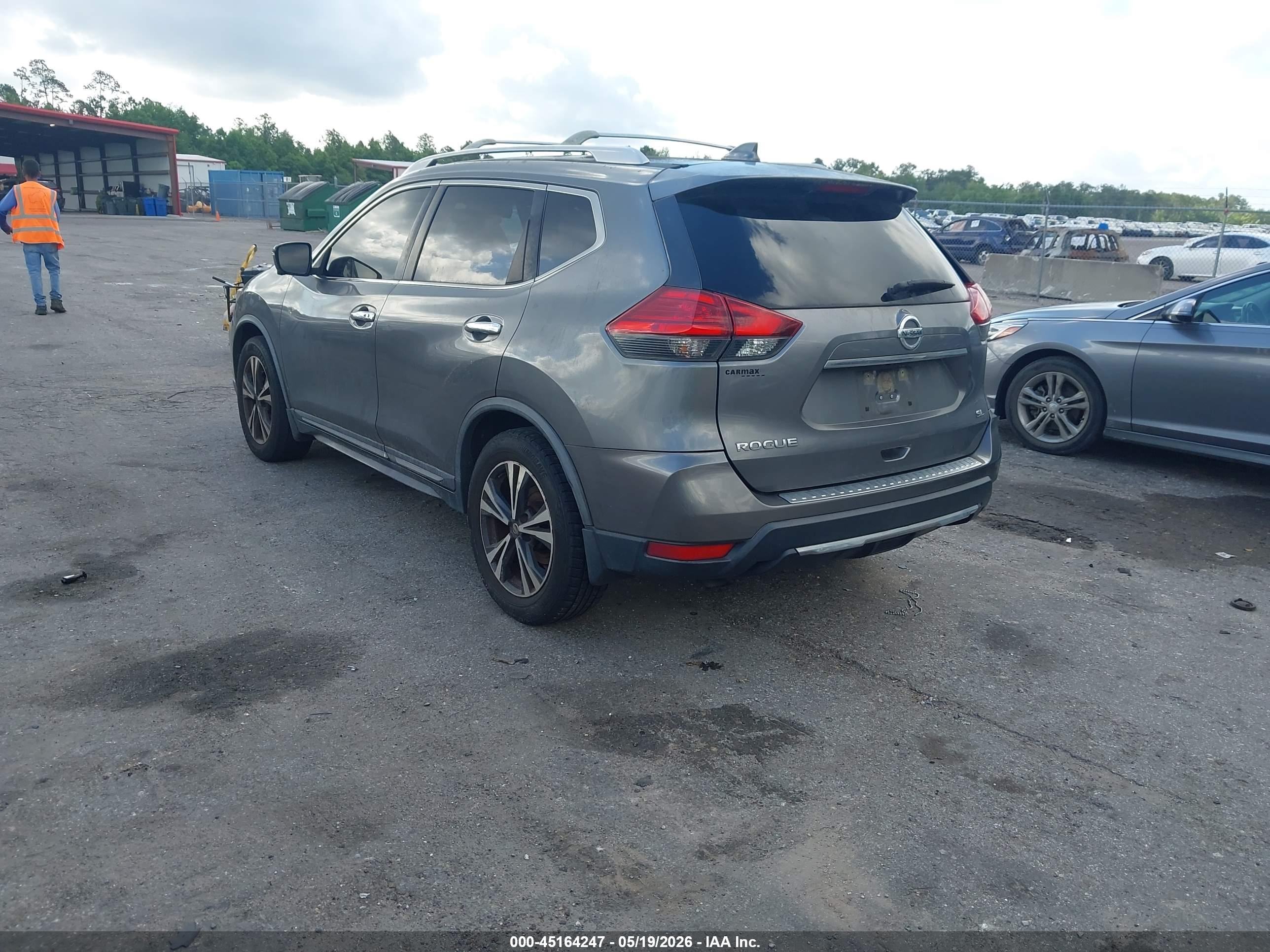 NISSAN ROGUE image 3