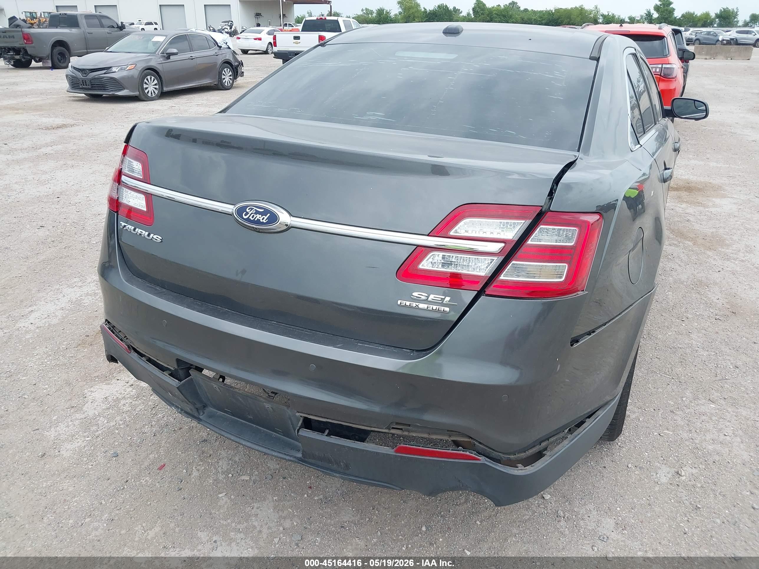 FORD TAURUS image 6