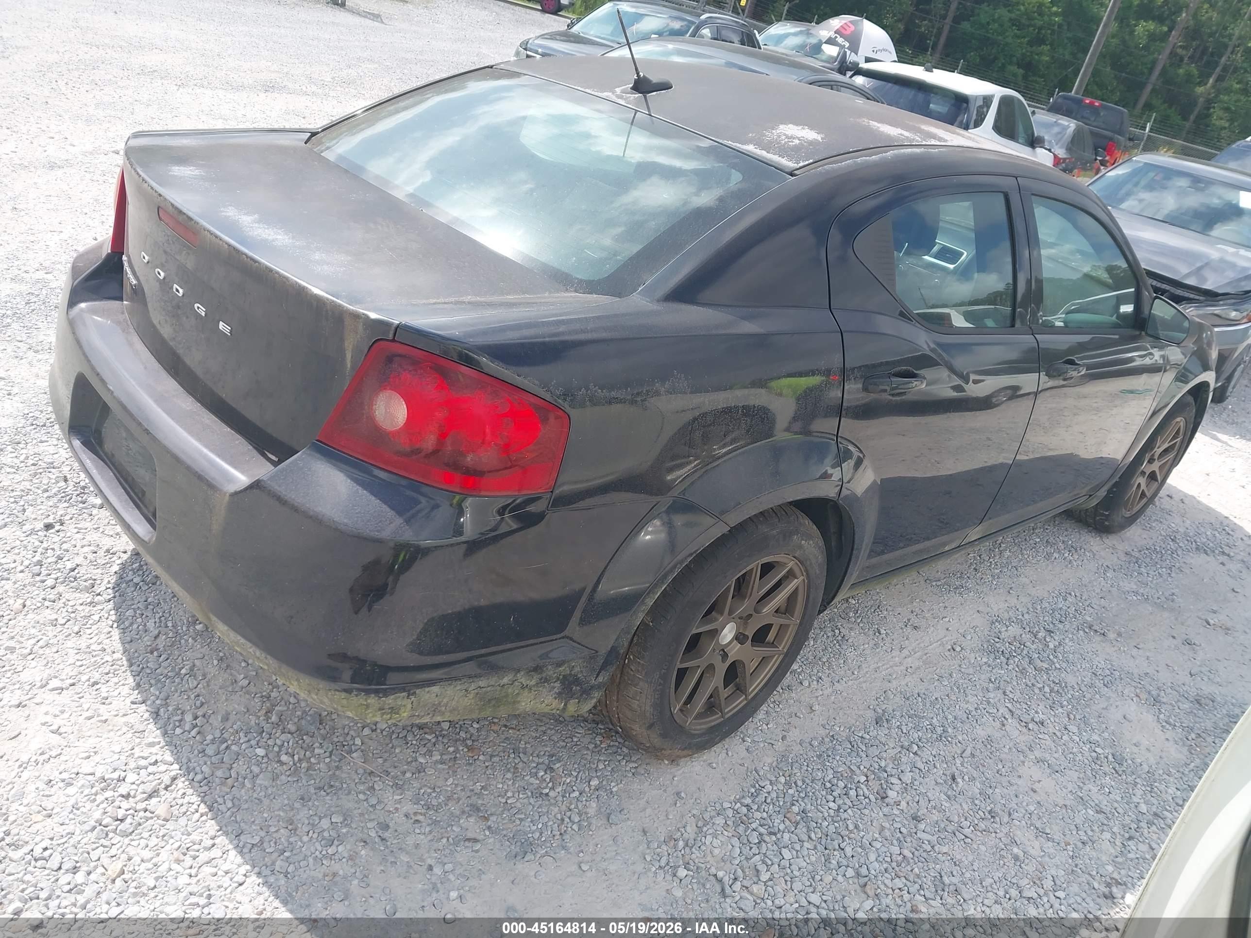 DODGE AVENGER image 4