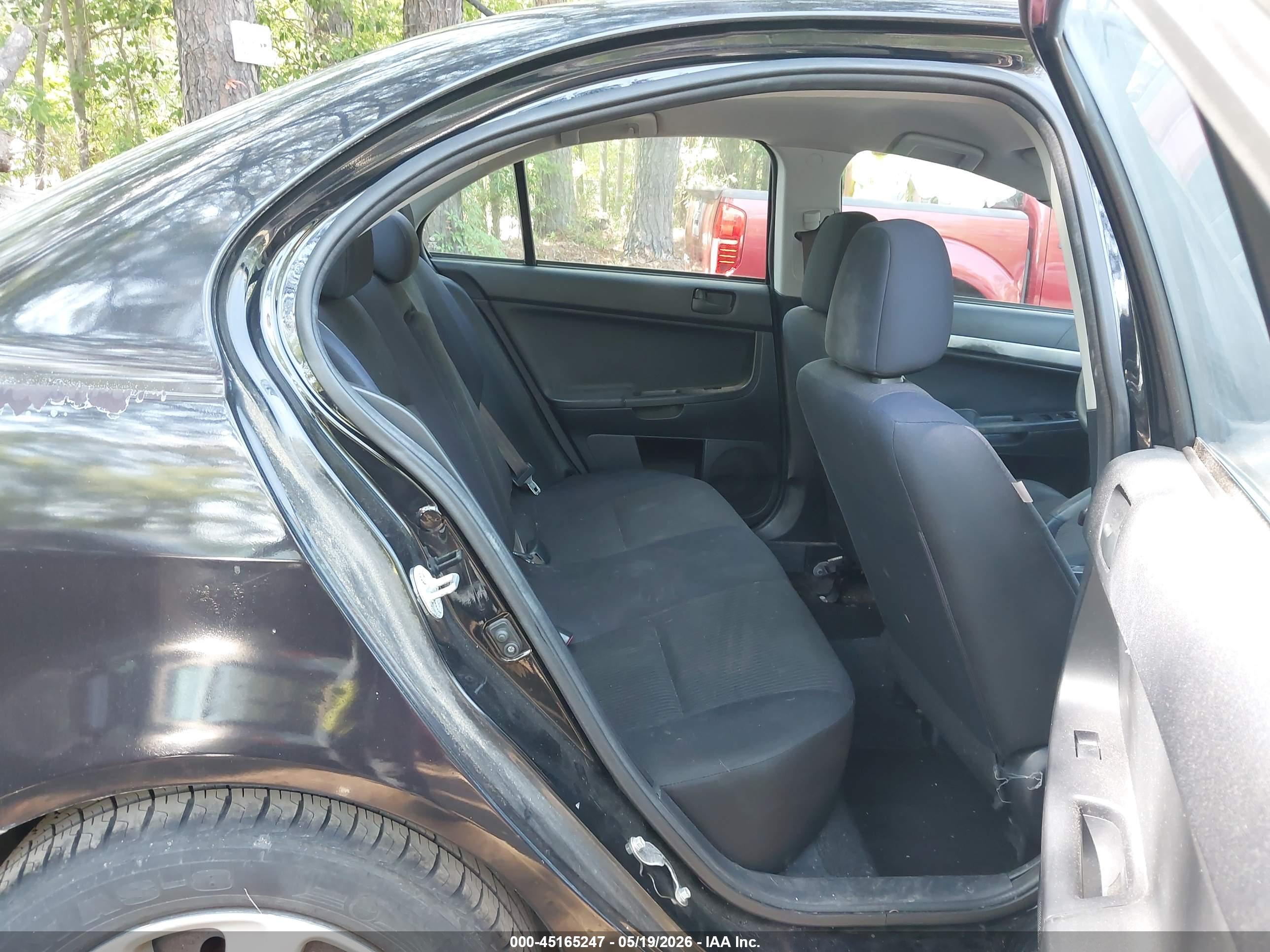 MITSUBISHI LANCER image 8