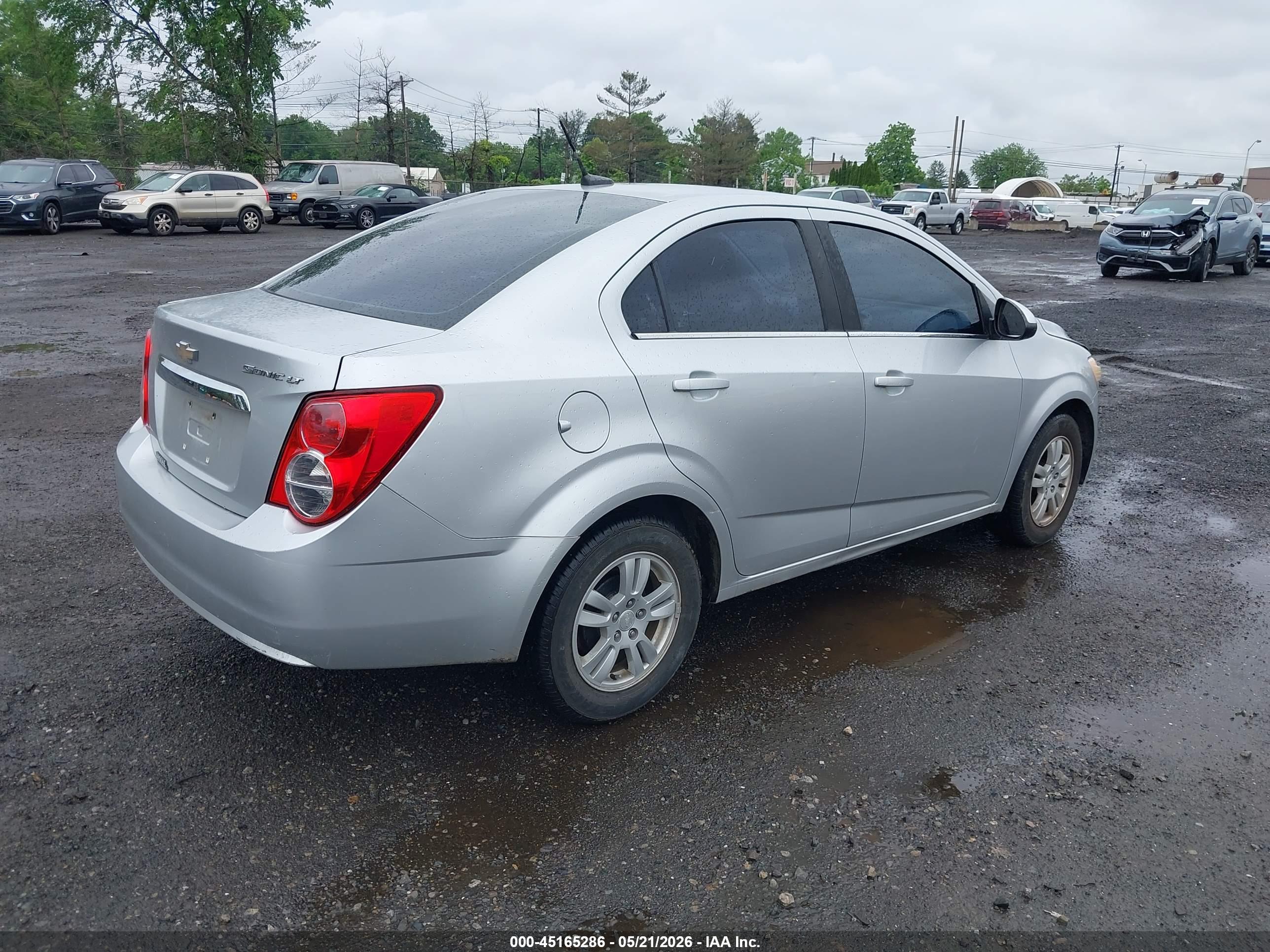 CHEVROLET SONIC image 4
