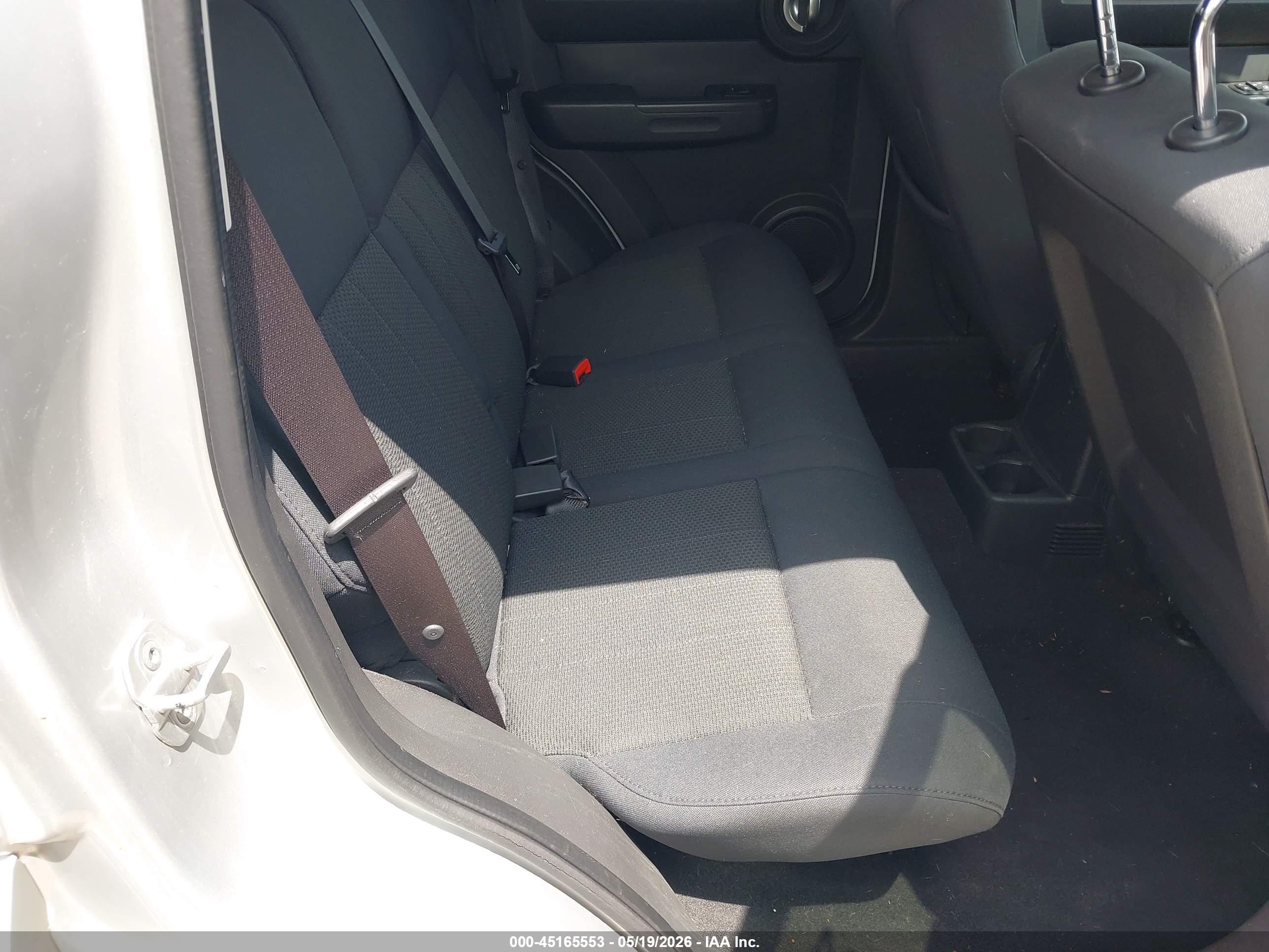 DODGE NITRO image 8