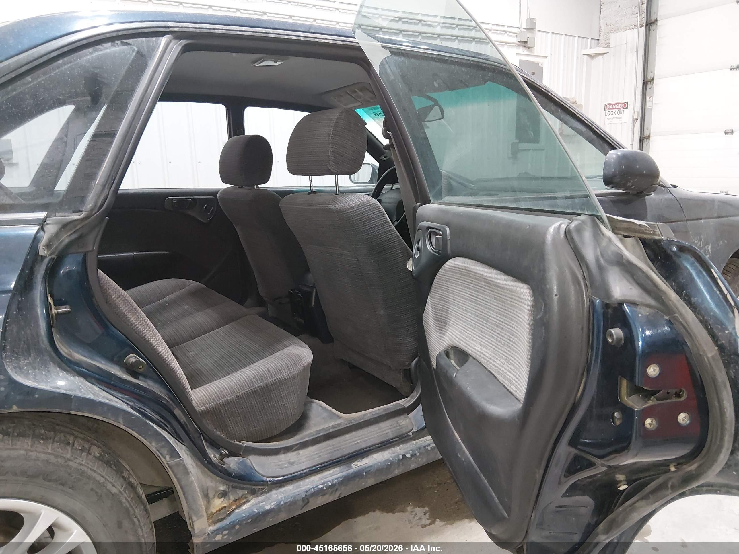 SUBARU LEGACY image 8