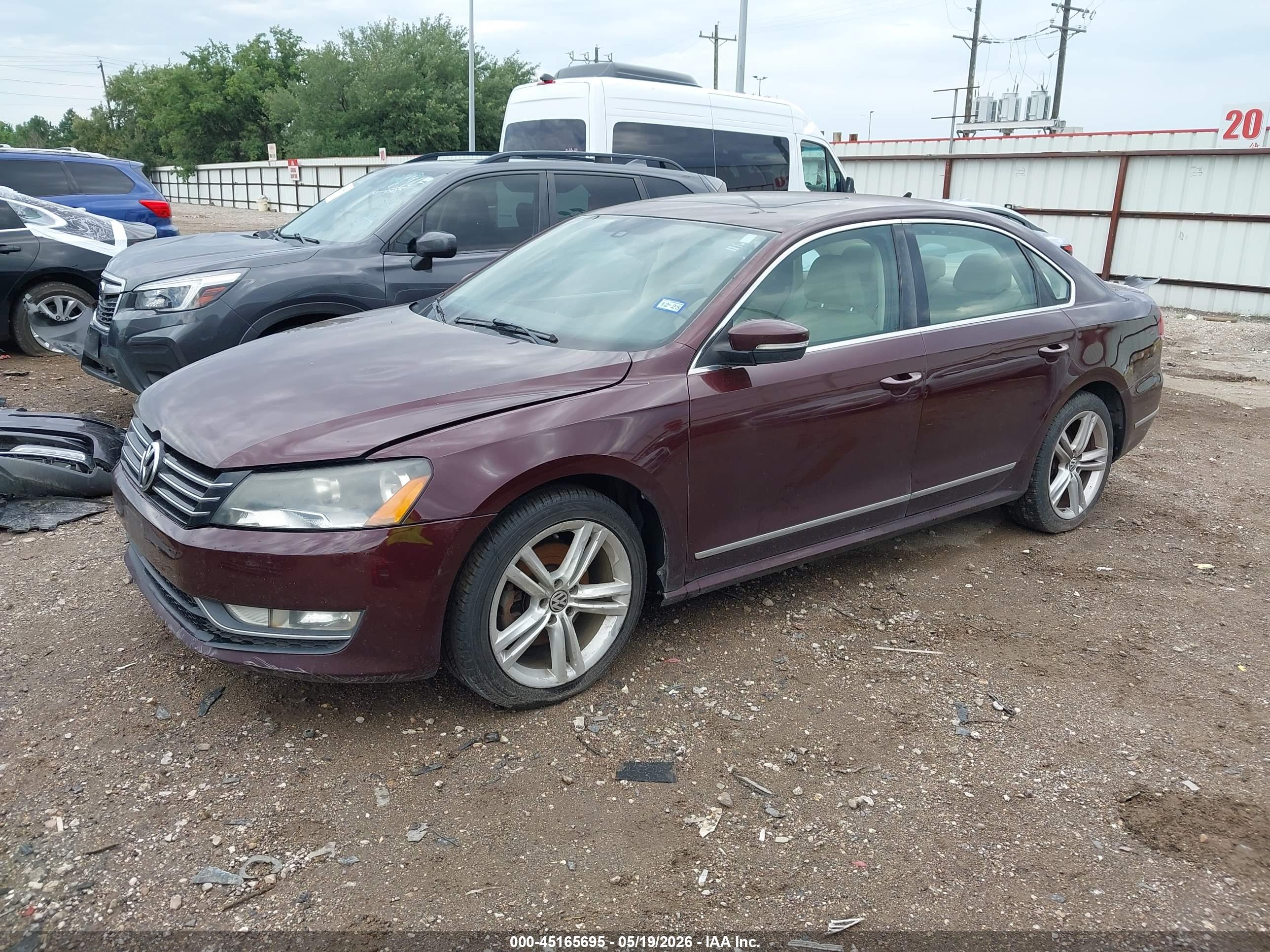 VOLKSWAGEN PASSAT image 2