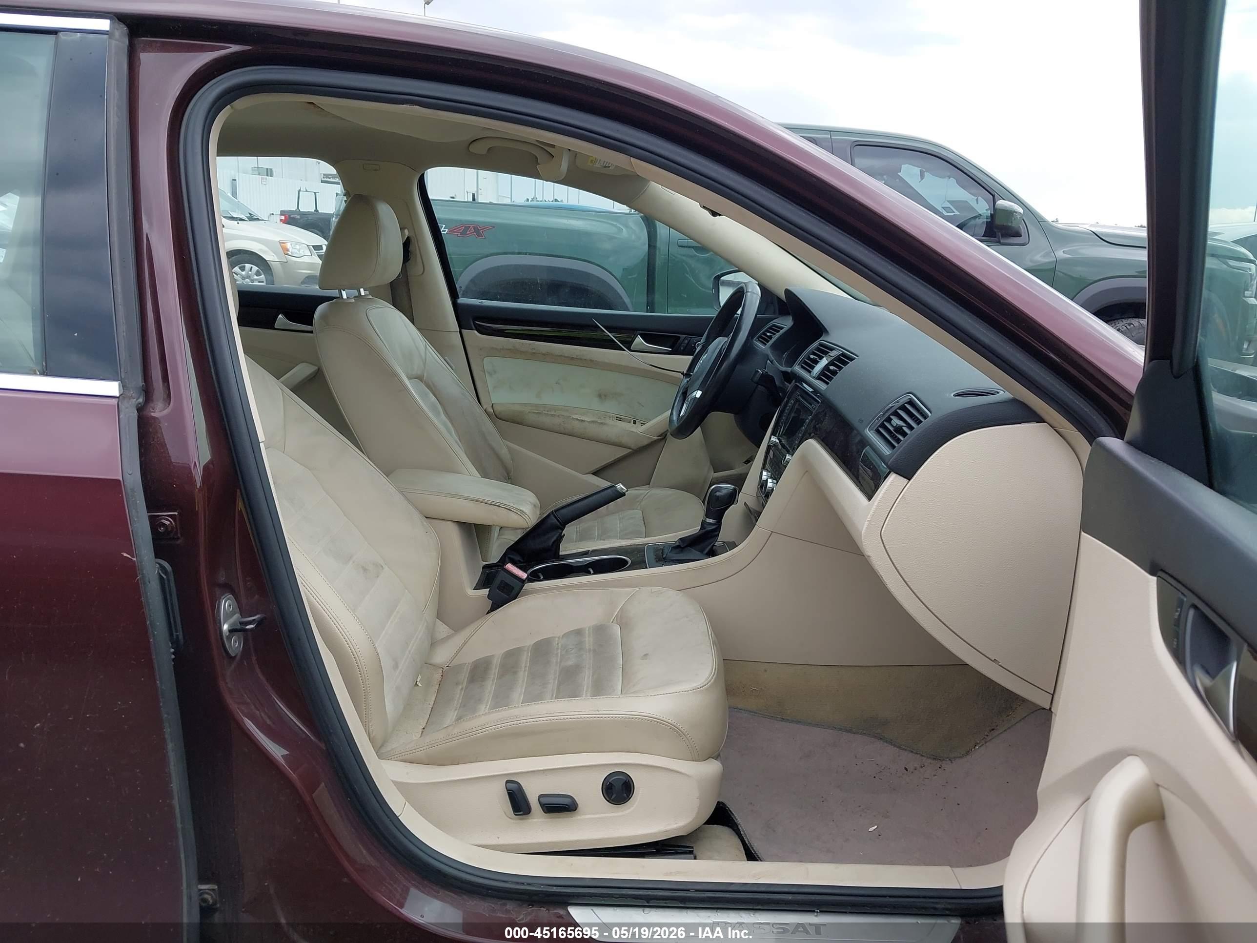 VOLKSWAGEN PASSAT image 5