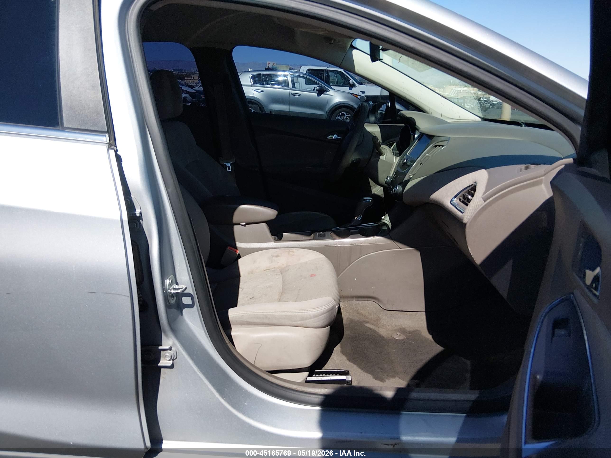 CHEVROLET CRUZE image 5