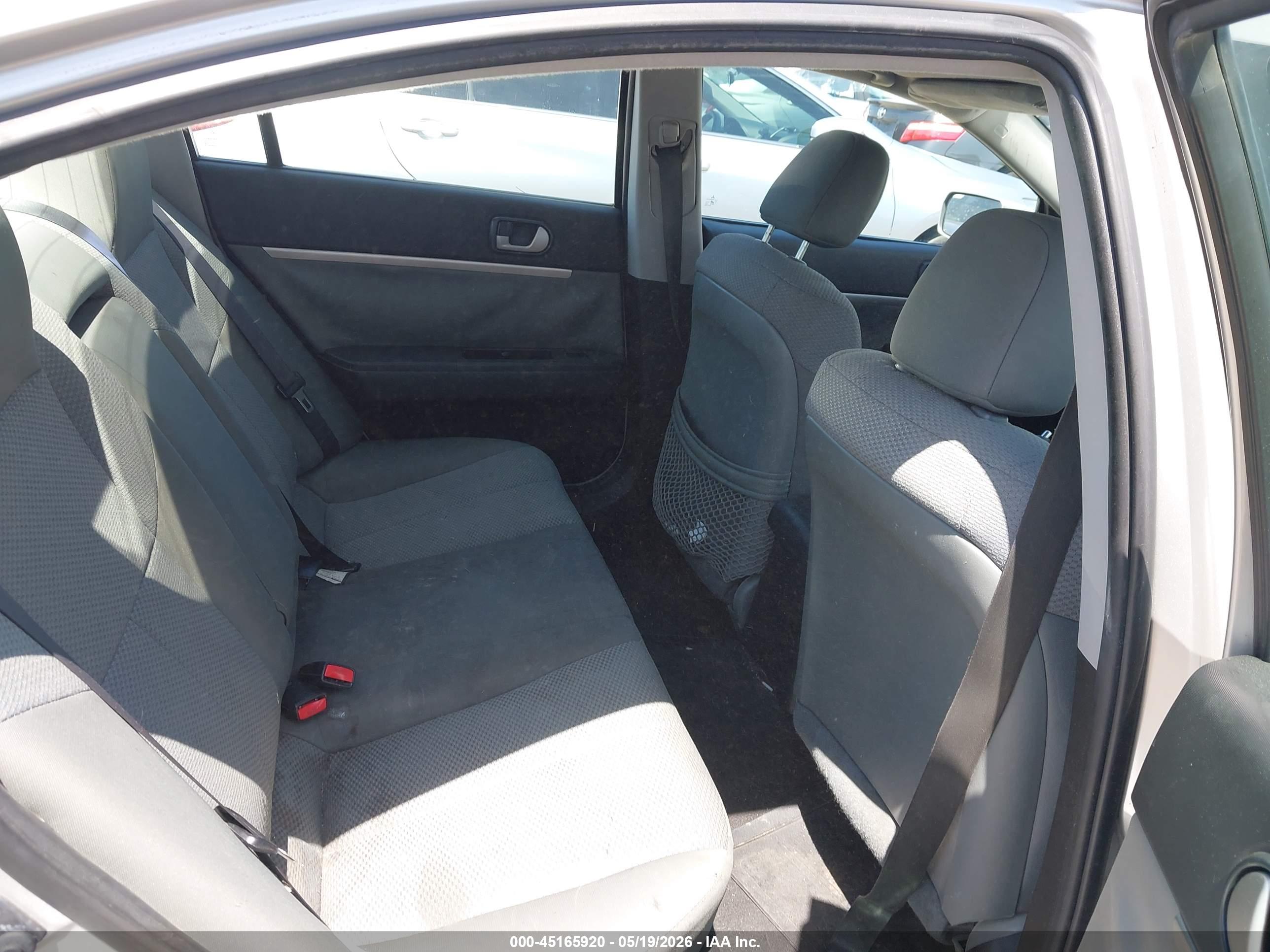 MITSUBISHI GALANT image 8