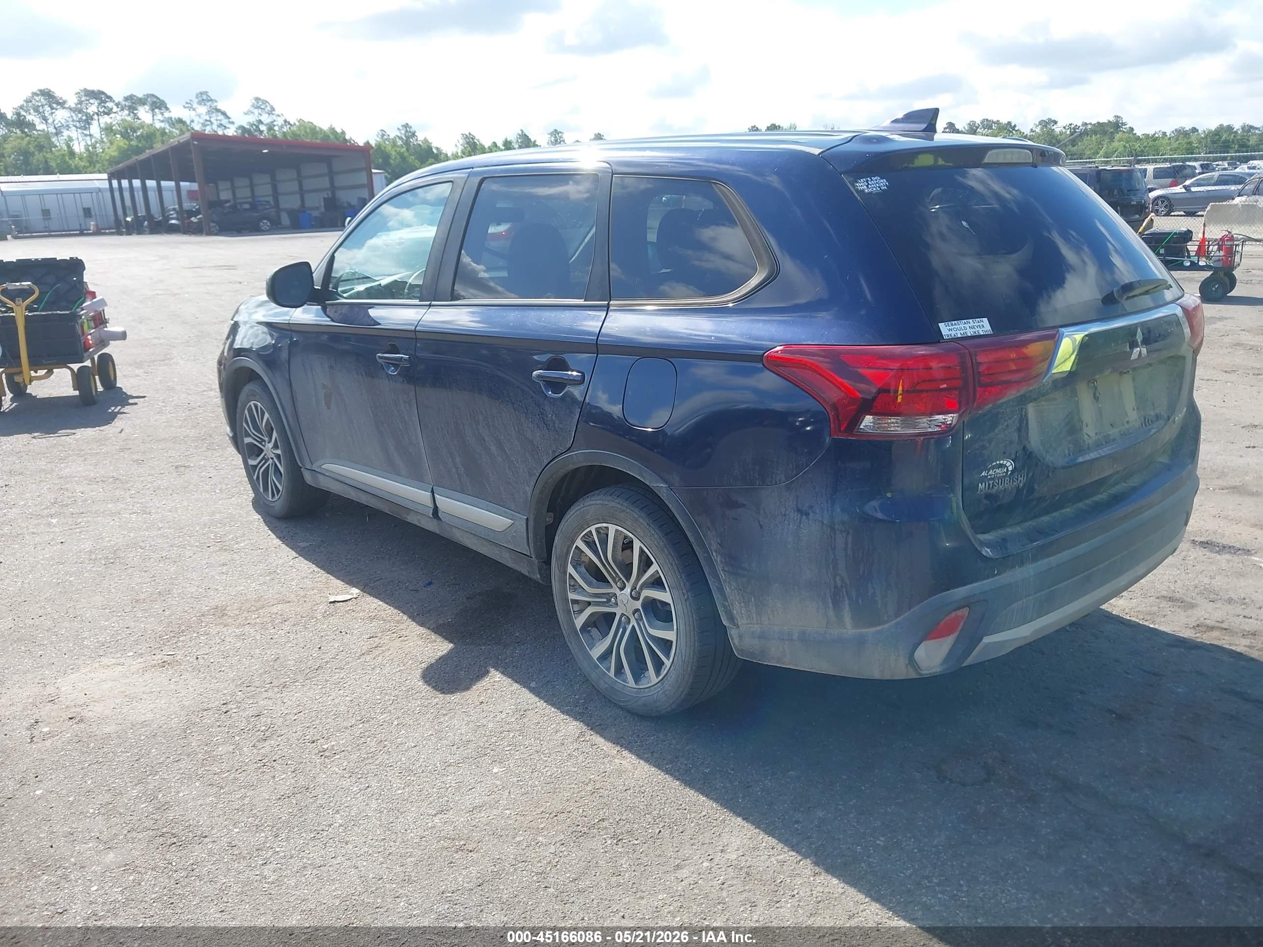 MITSUBISHI OUTLANDER image 3