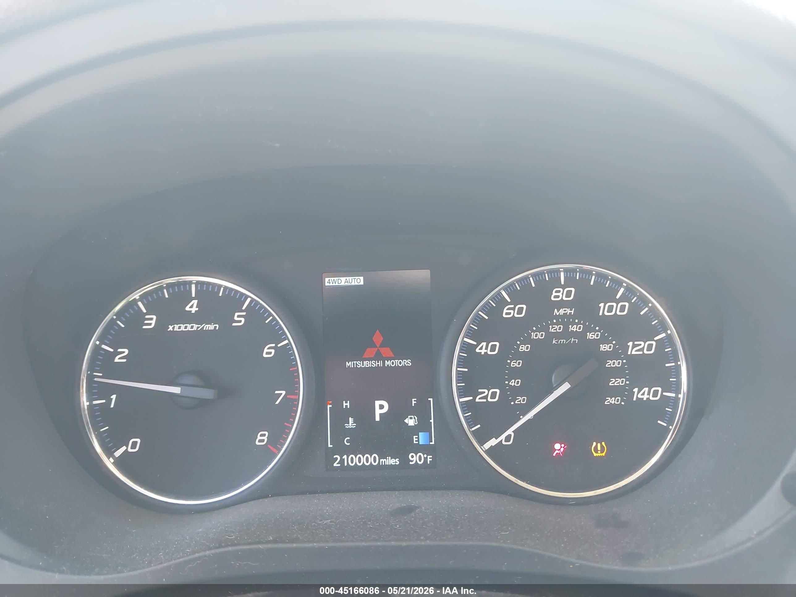 MITSUBISHI OUTLANDER image 7