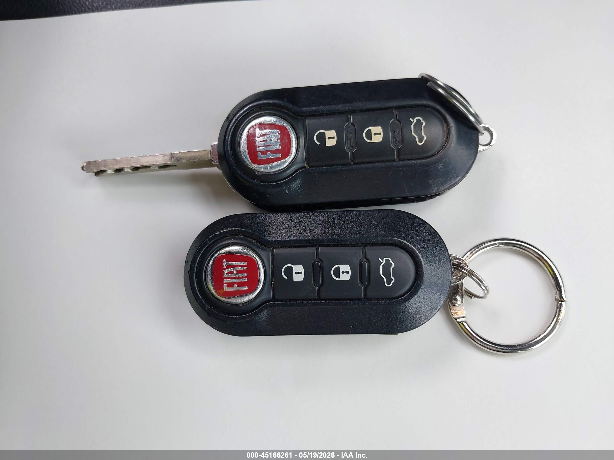 FIAT 500L image 11
