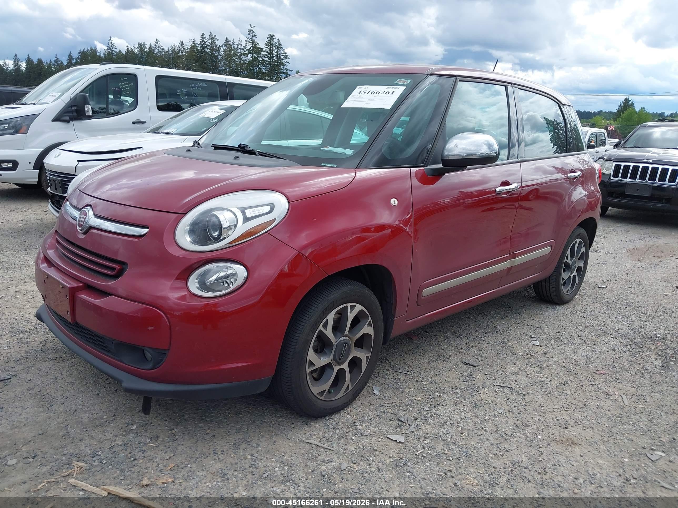 FIAT 500L image 2