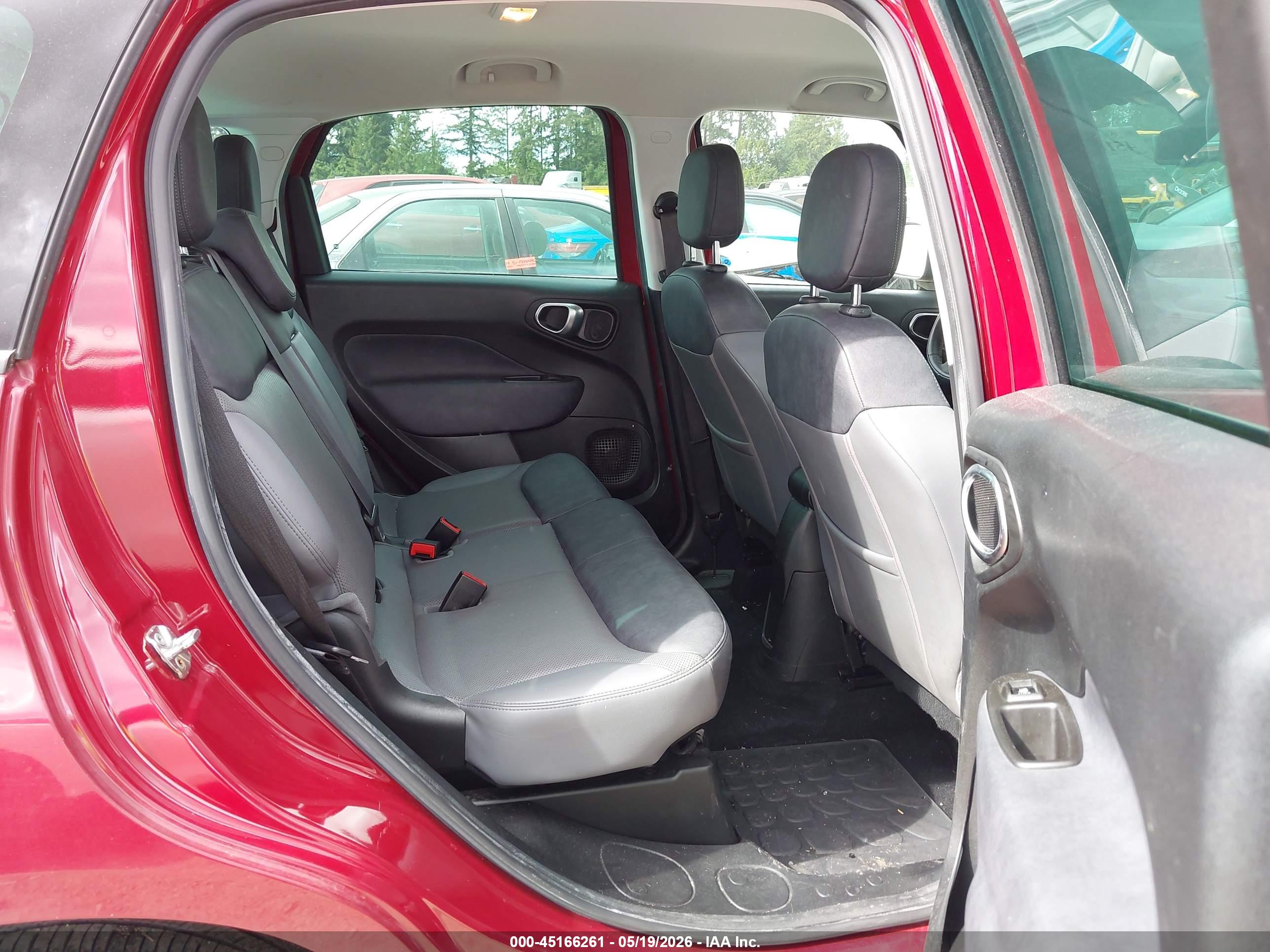 FIAT 500L image 8