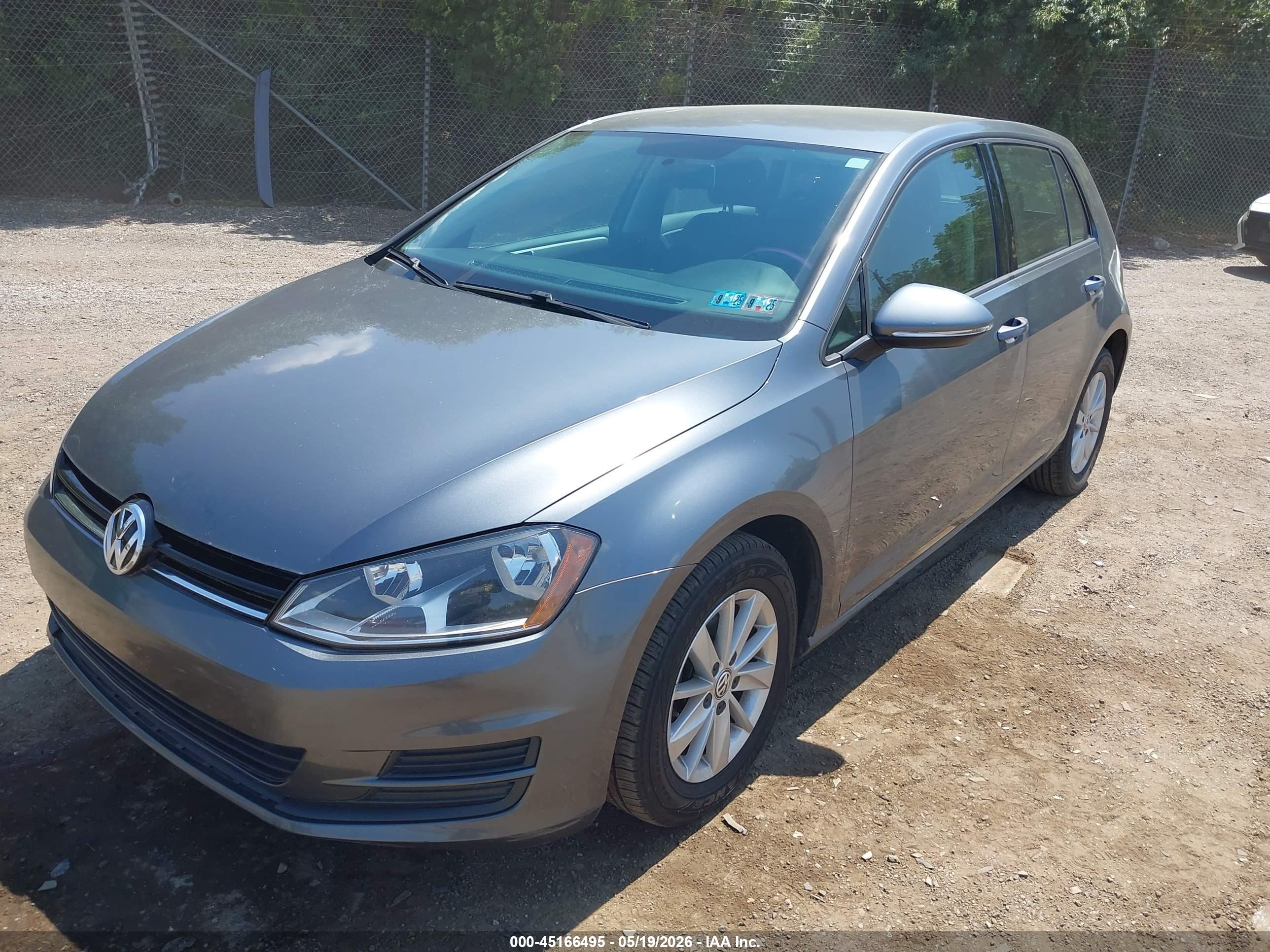 VOLKSWAGEN GOLF image 2