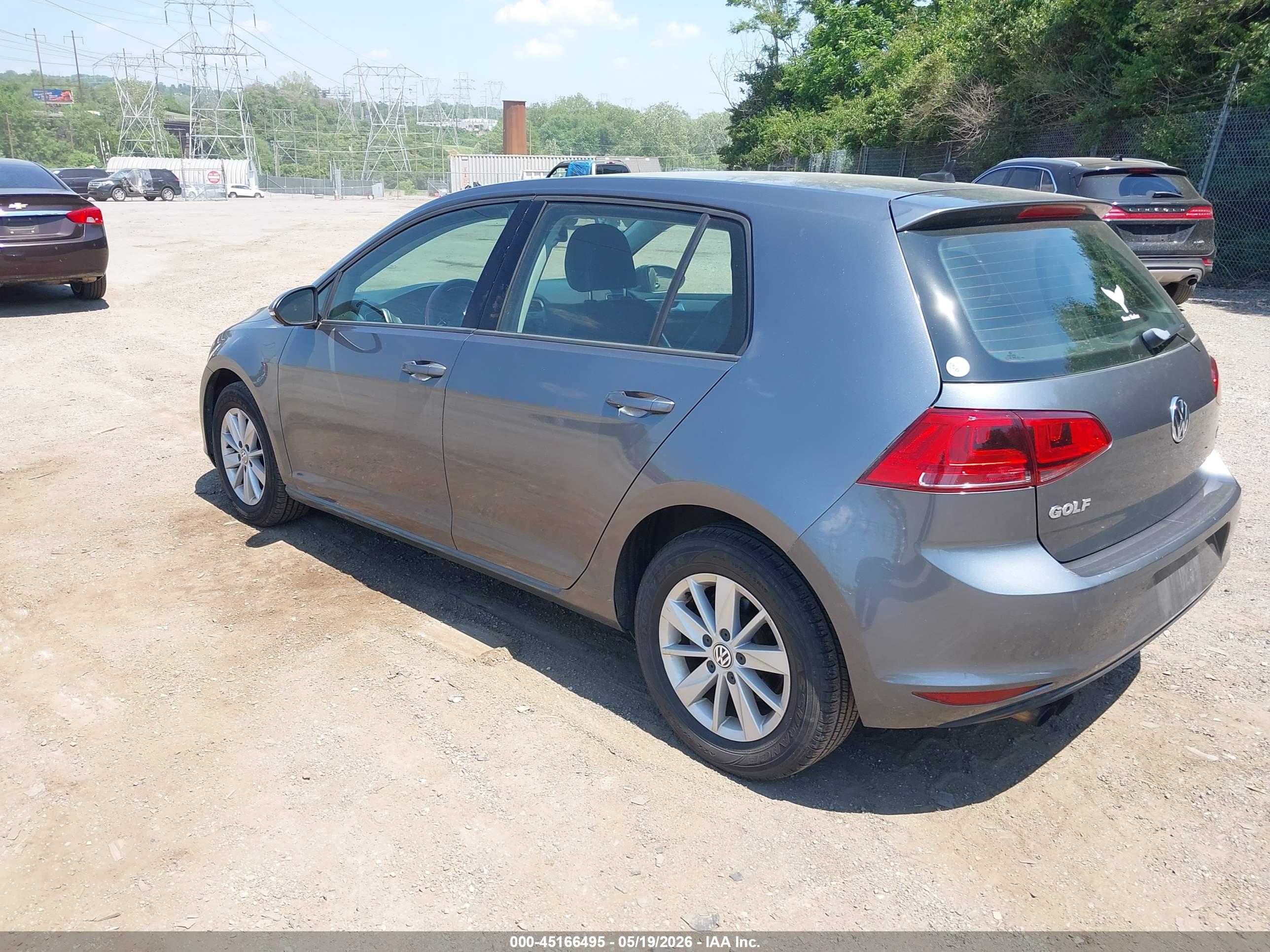 VOLKSWAGEN GOLF image 3