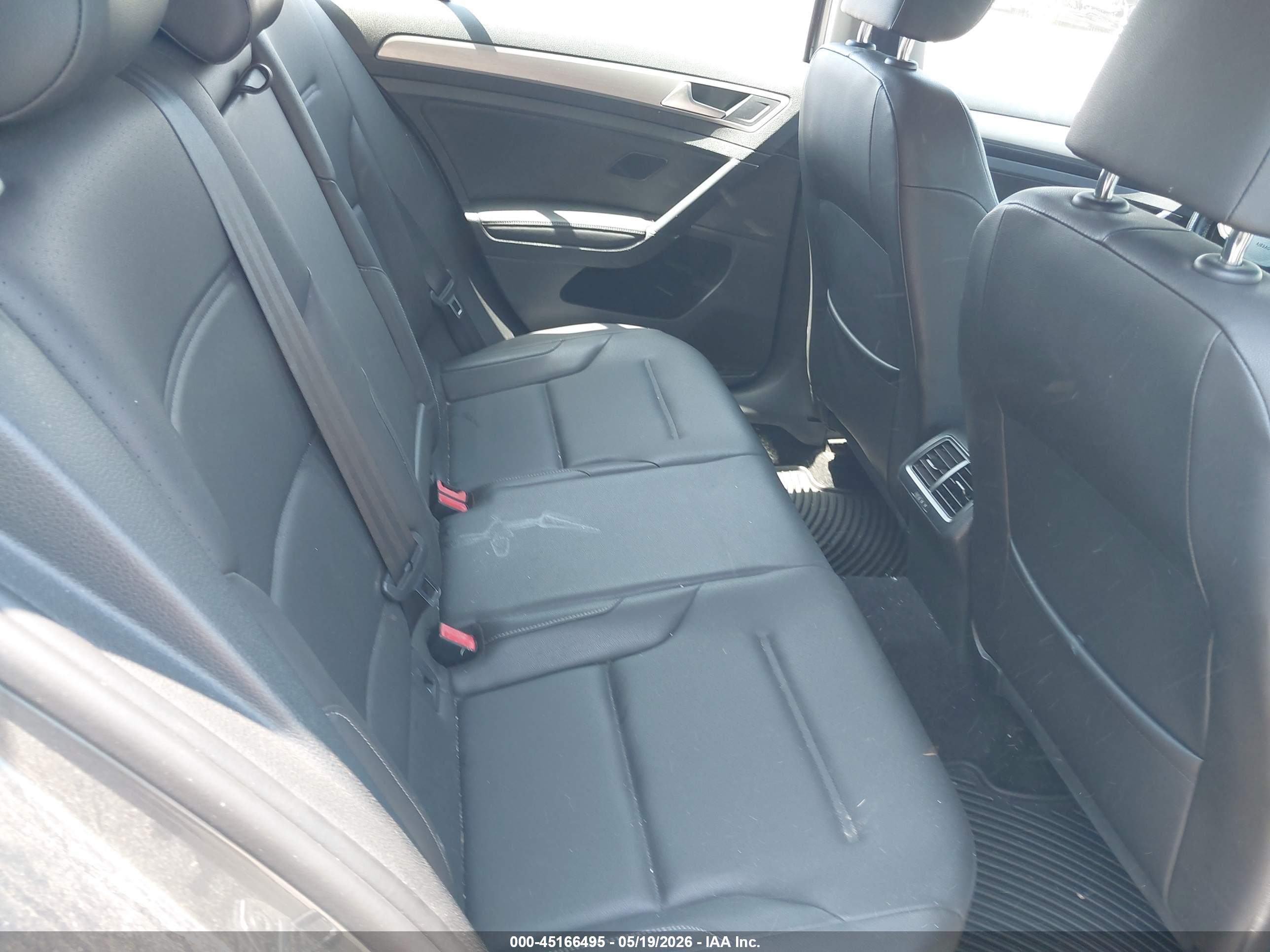 VOLKSWAGEN GOLF image 8