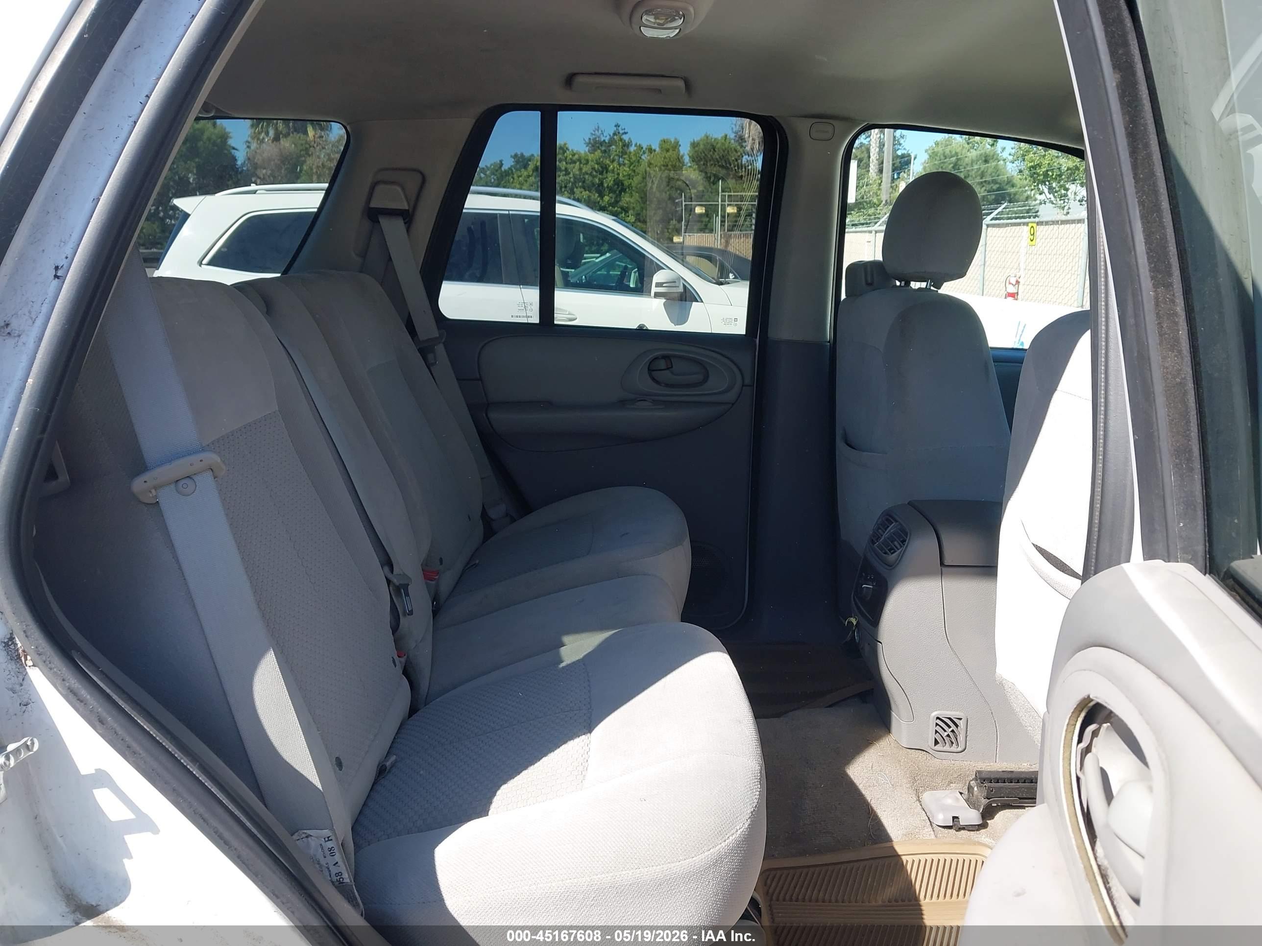 CHEVROLET TRAILBLAZER image 8