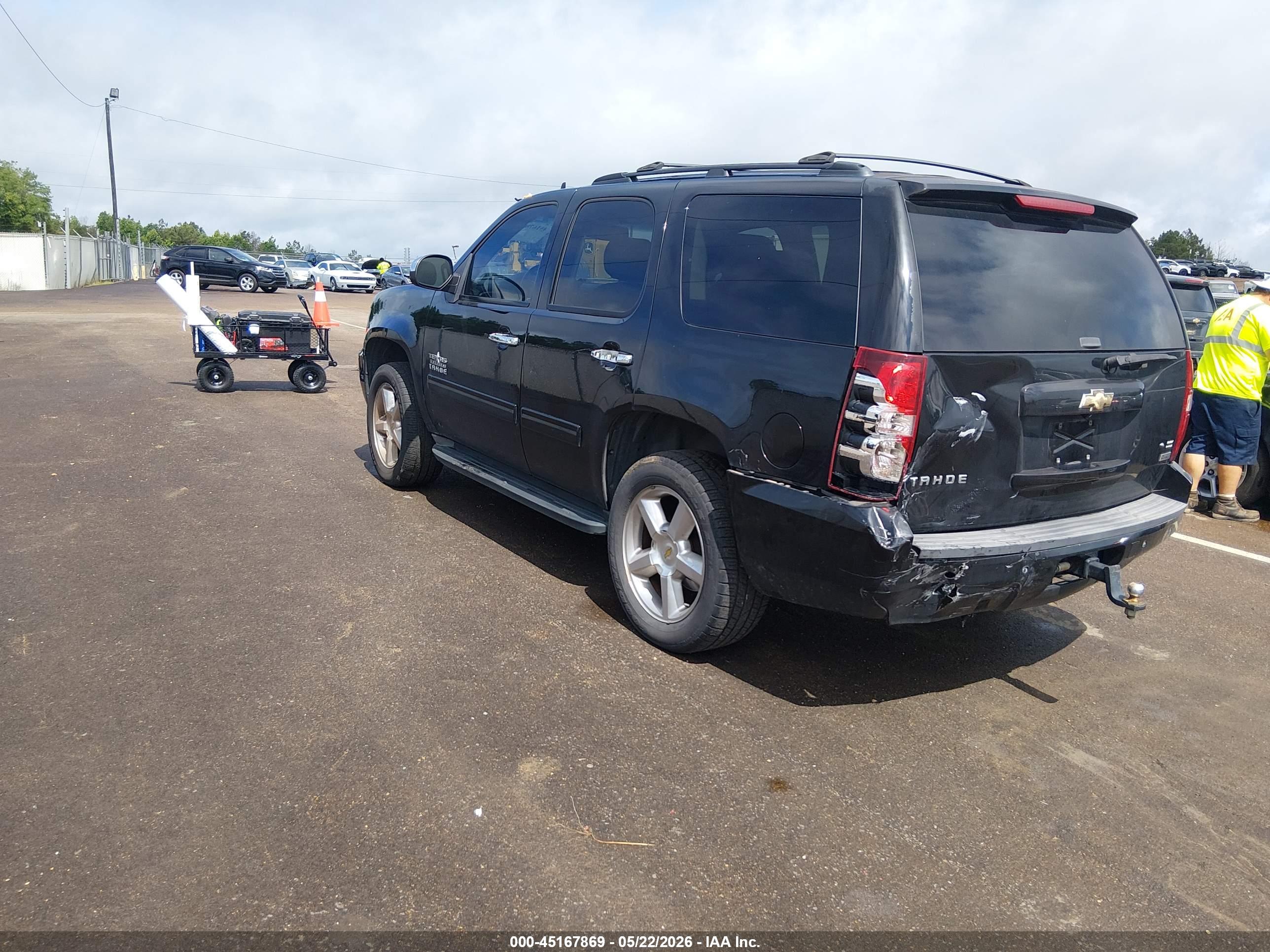 CHEVROLET TAHOE image 3
