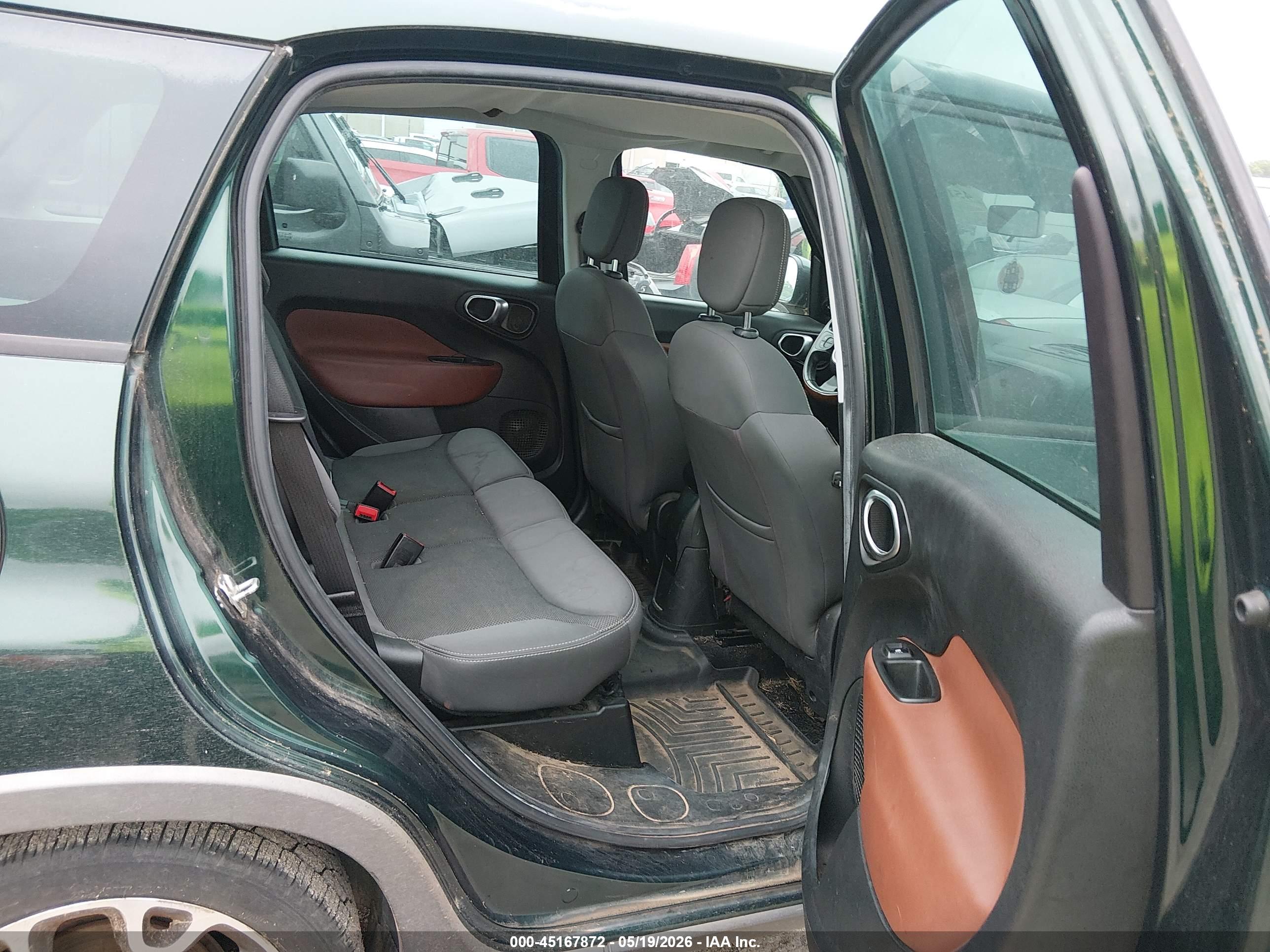 FIAT 500L image 8
