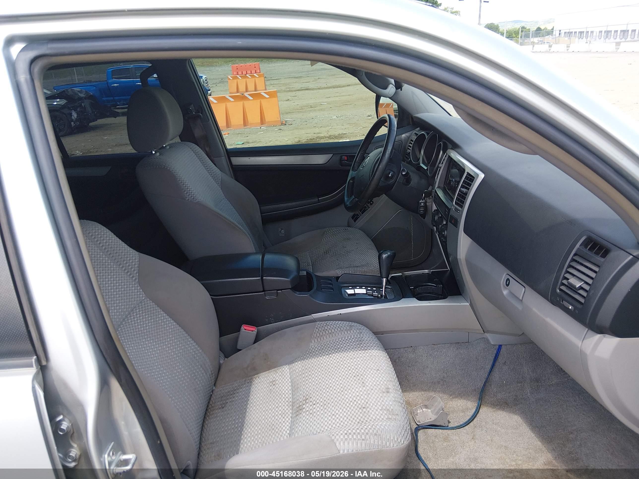 TOYOTA 4RUNNER image 5
