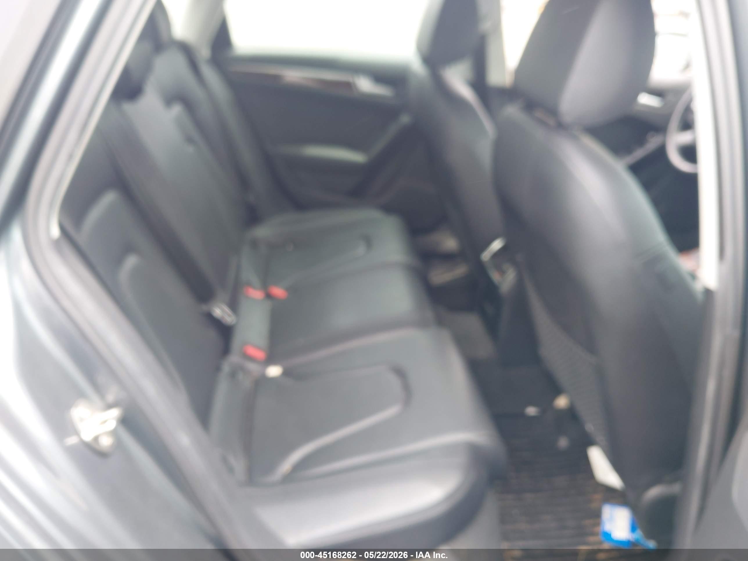 AUDI A4 image 8