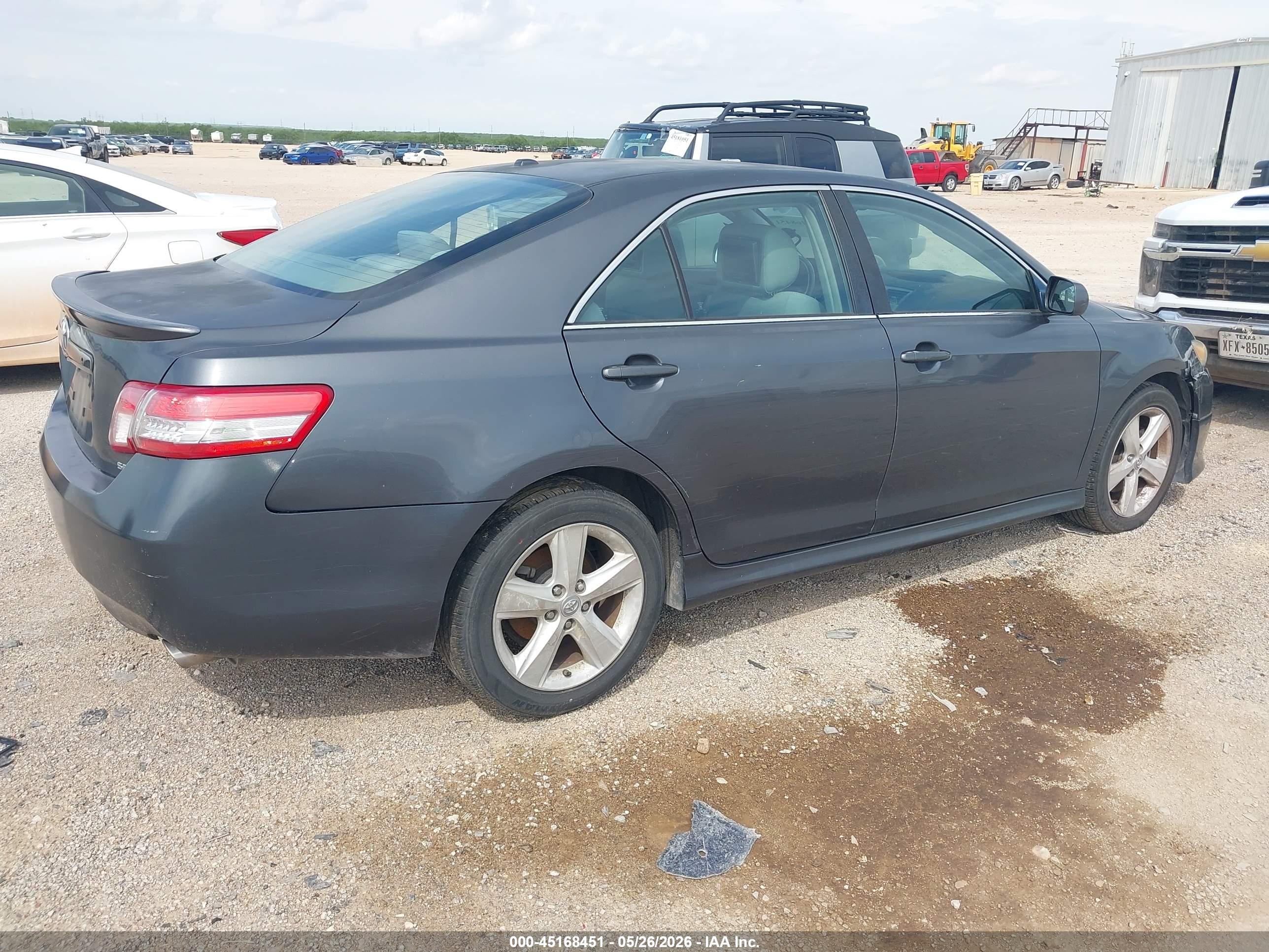 TOYOTA CAMRY image 4