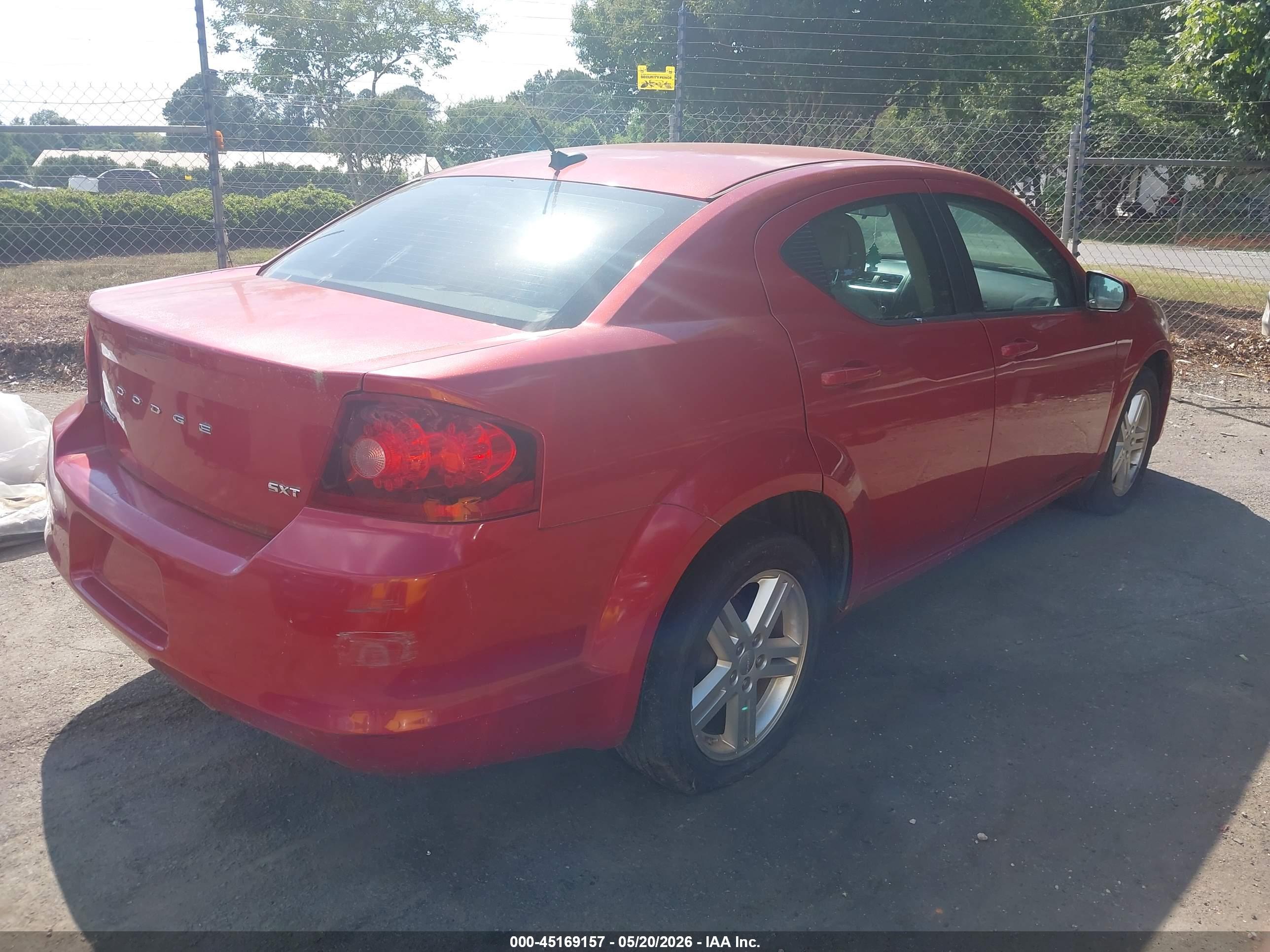 DODGE AVENGER image 4