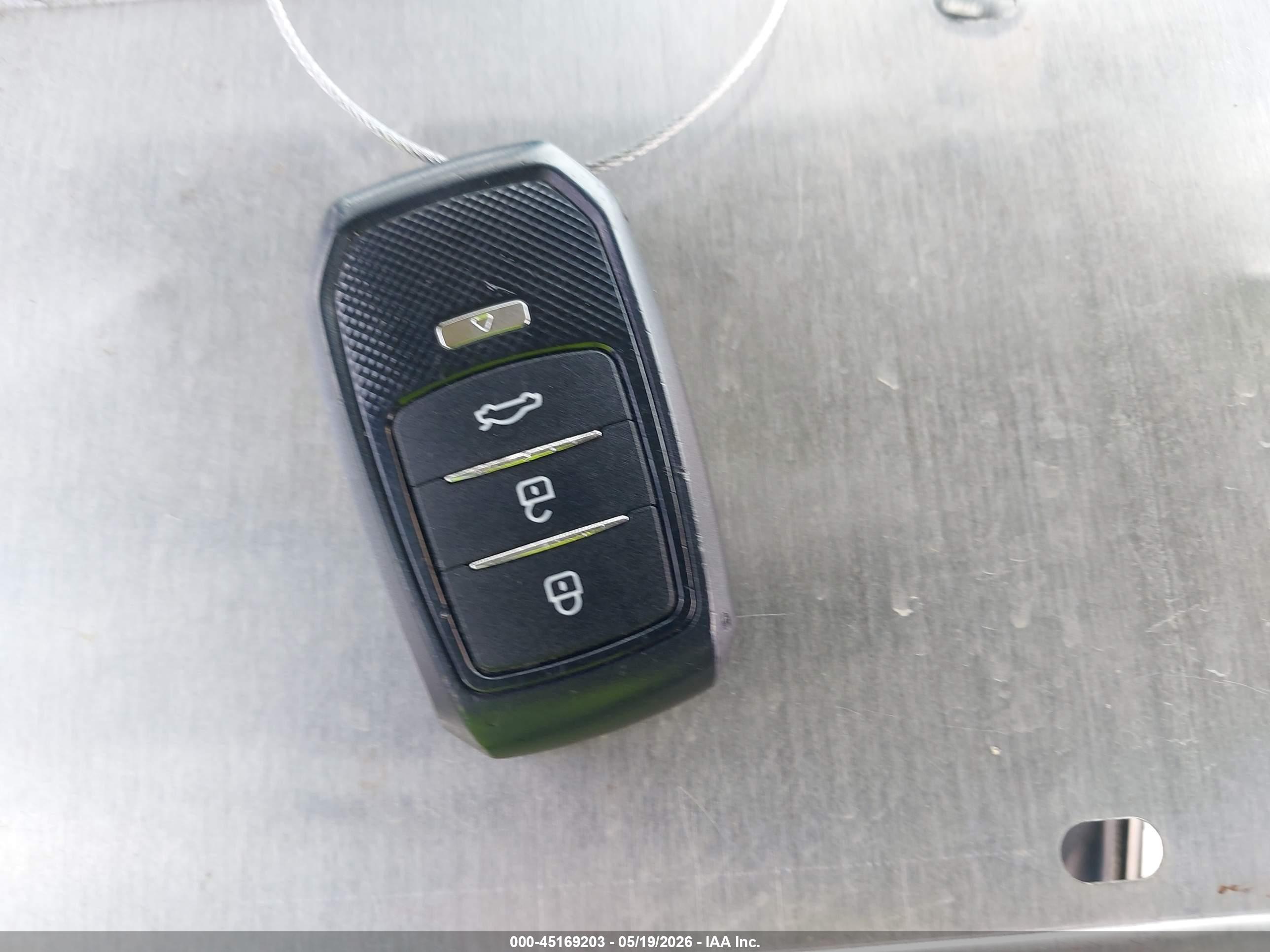 HYUNDAI ELANTRA image 11