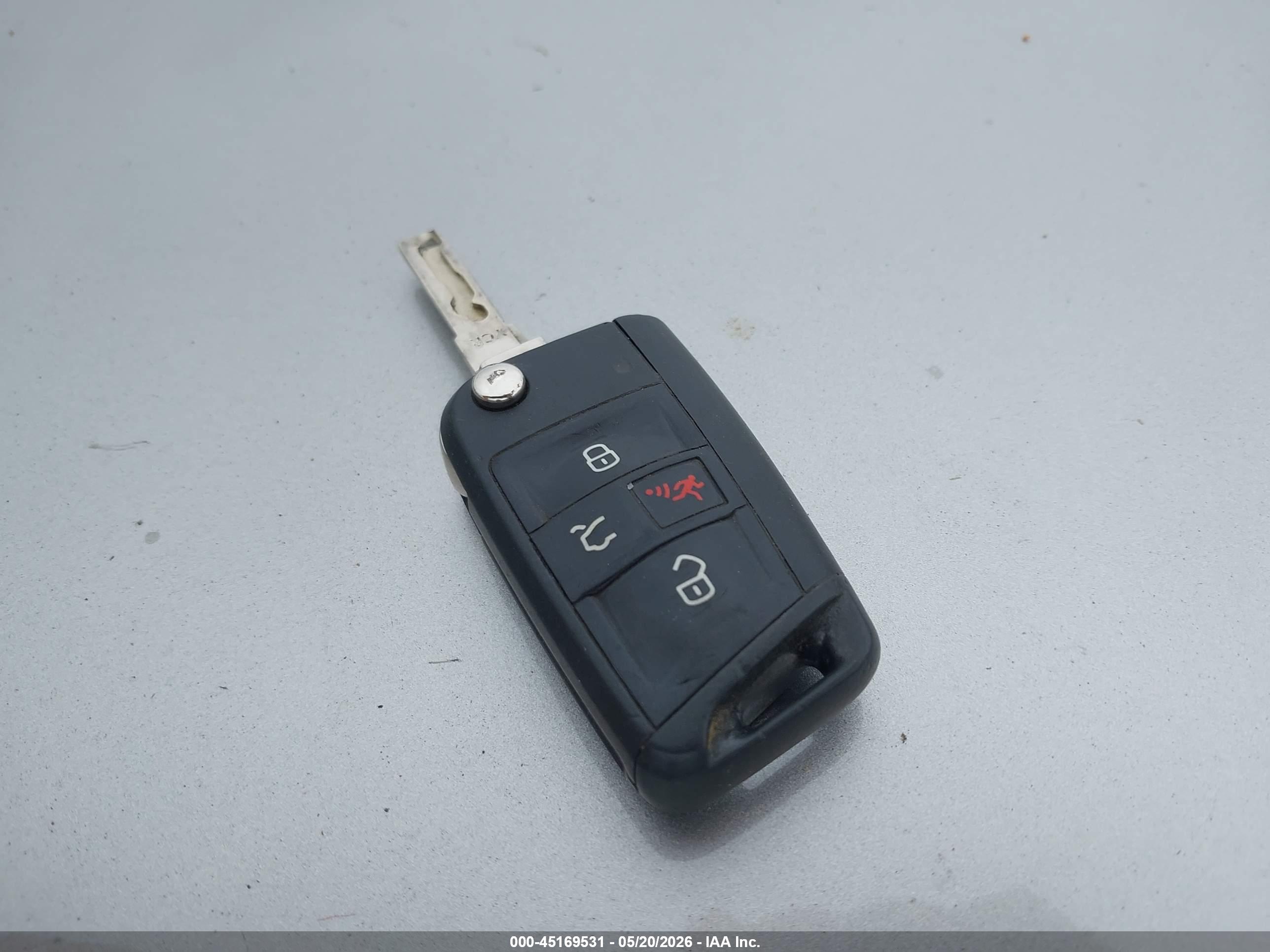 VOLKSWAGEN GOLF image 11