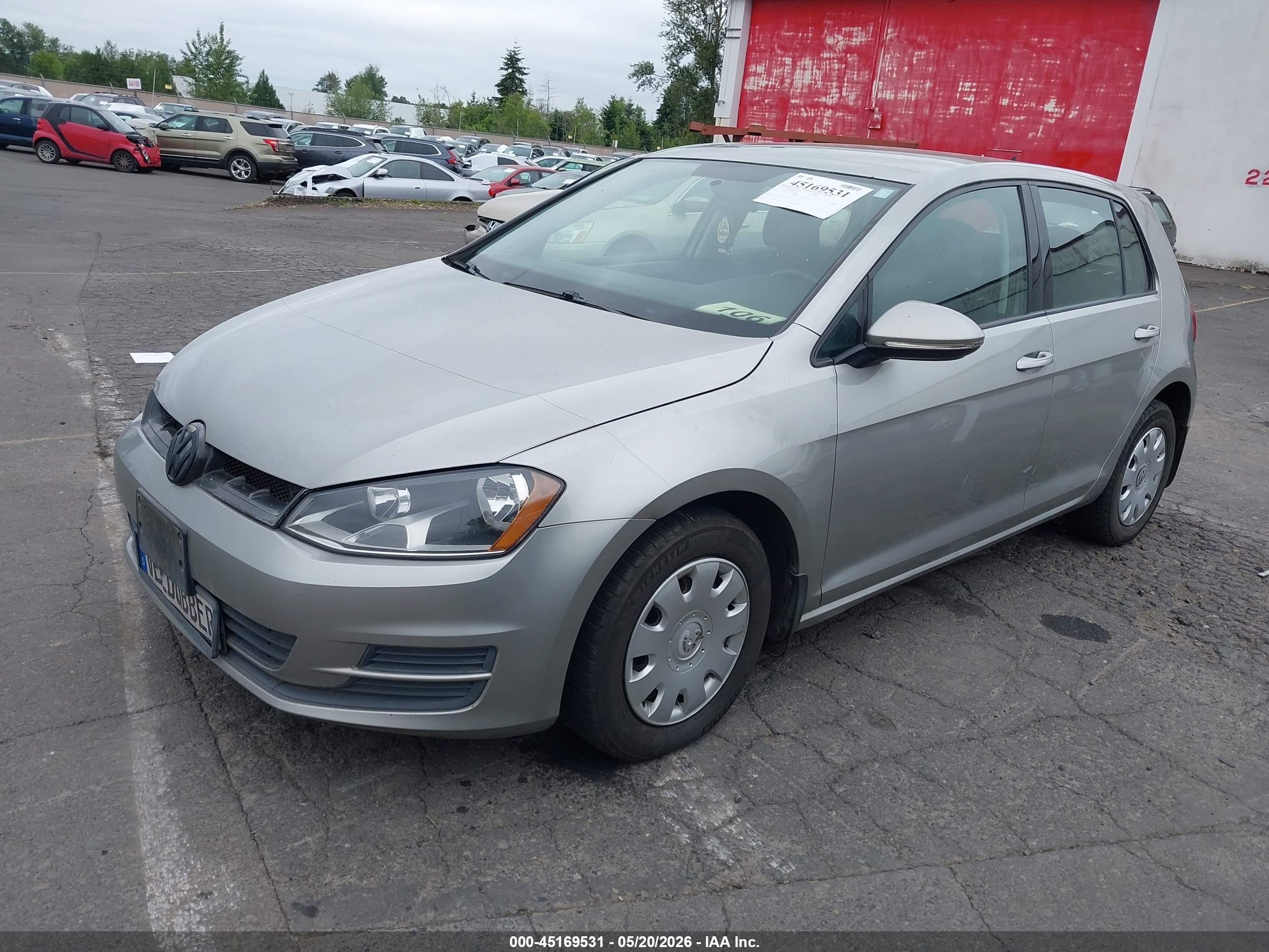 VOLKSWAGEN GOLF image 2