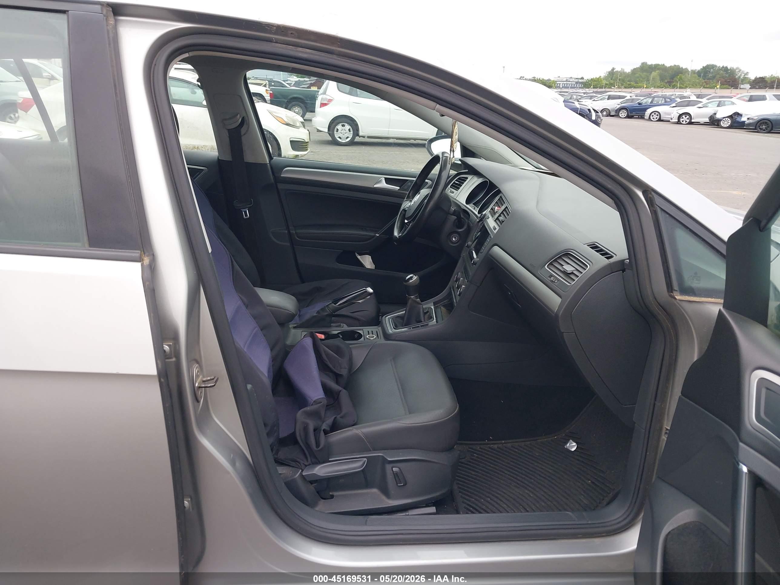 VOLKSWAGEN GOLF image 5