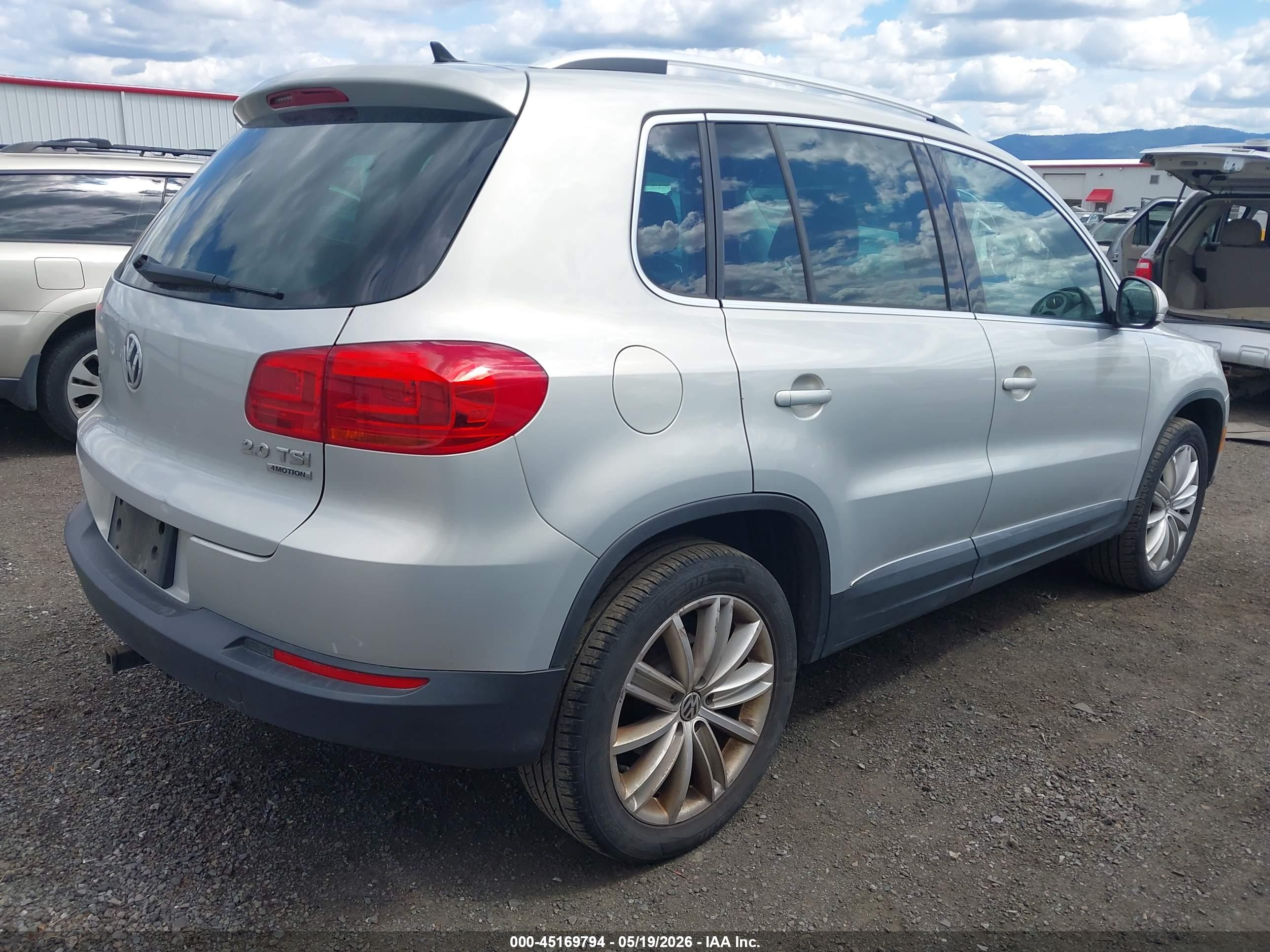 VOLKSWAGEN TIGUAN image 4