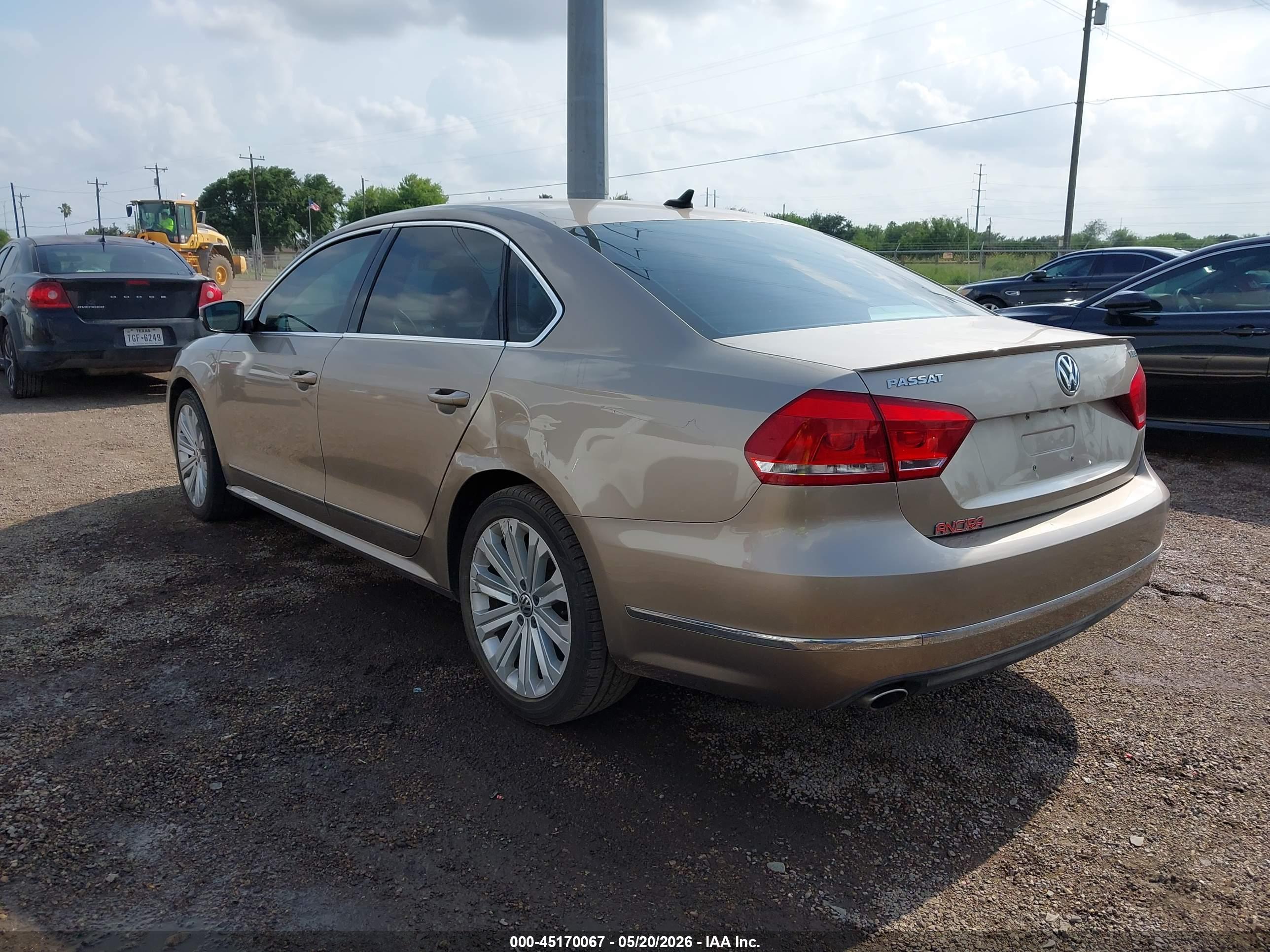 VOLKSWAGEN PASSAT image 3