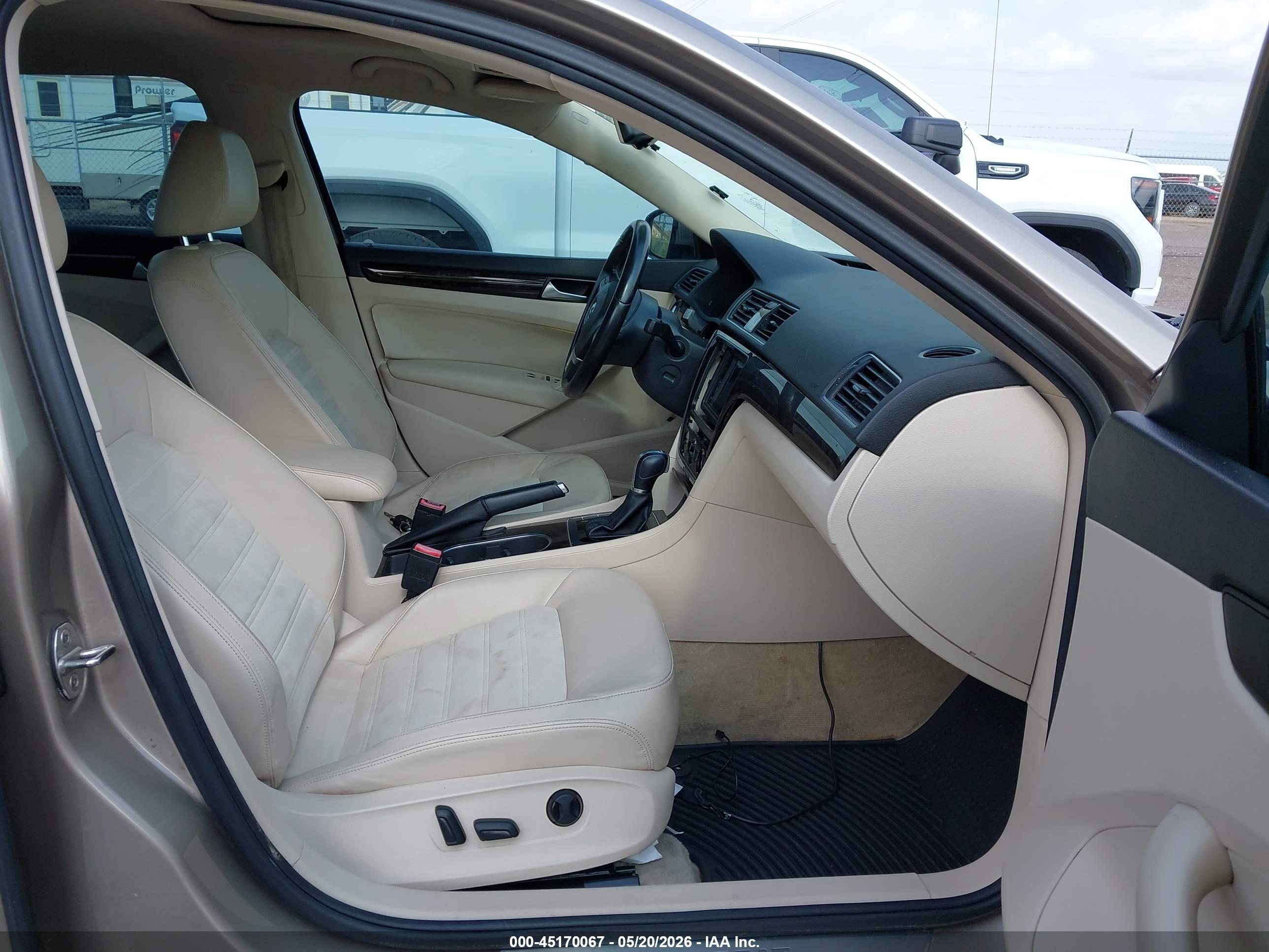 VOLKSWAGEN PASSAT image 5