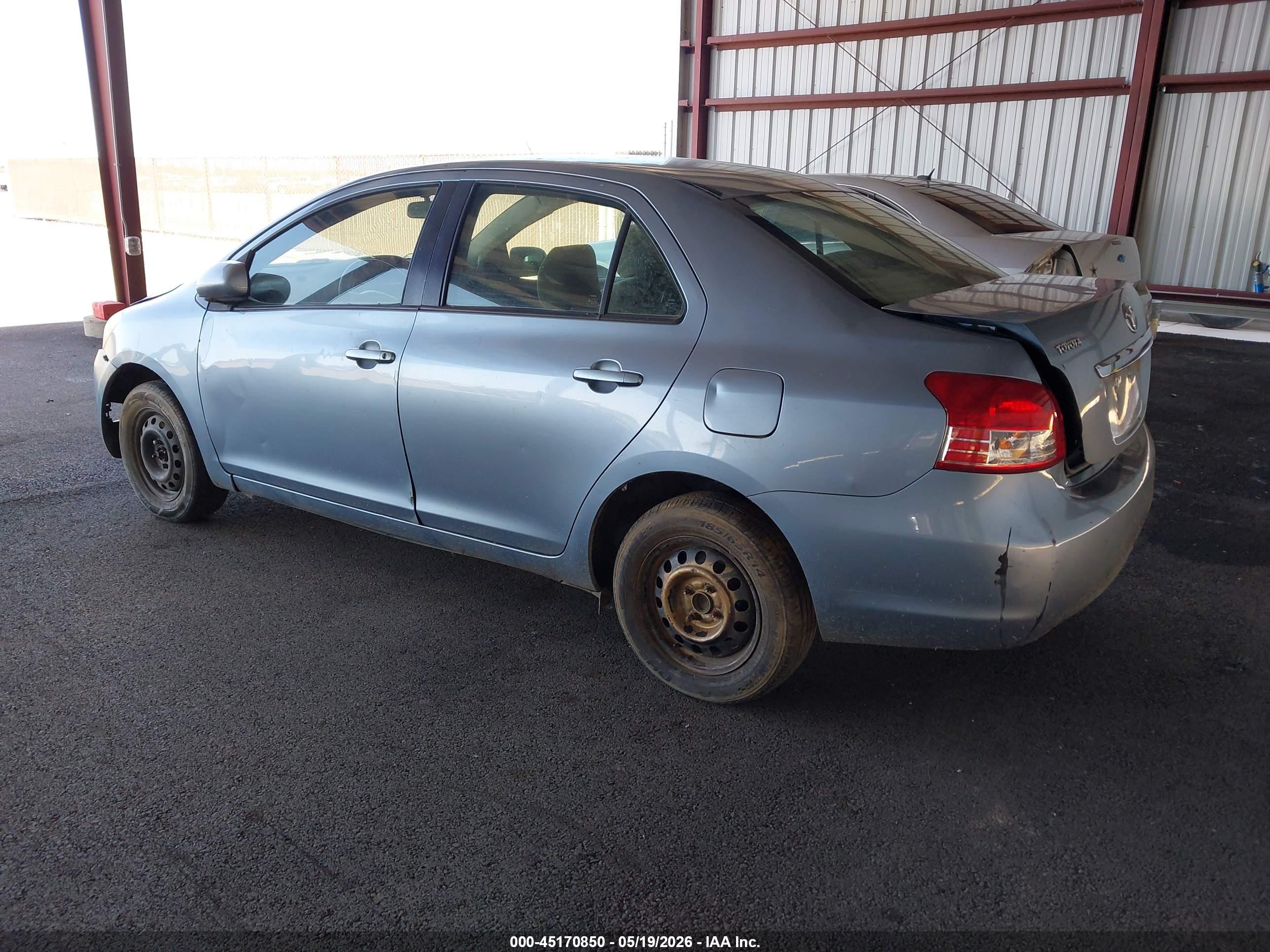 TOYOTA YARIS image 3