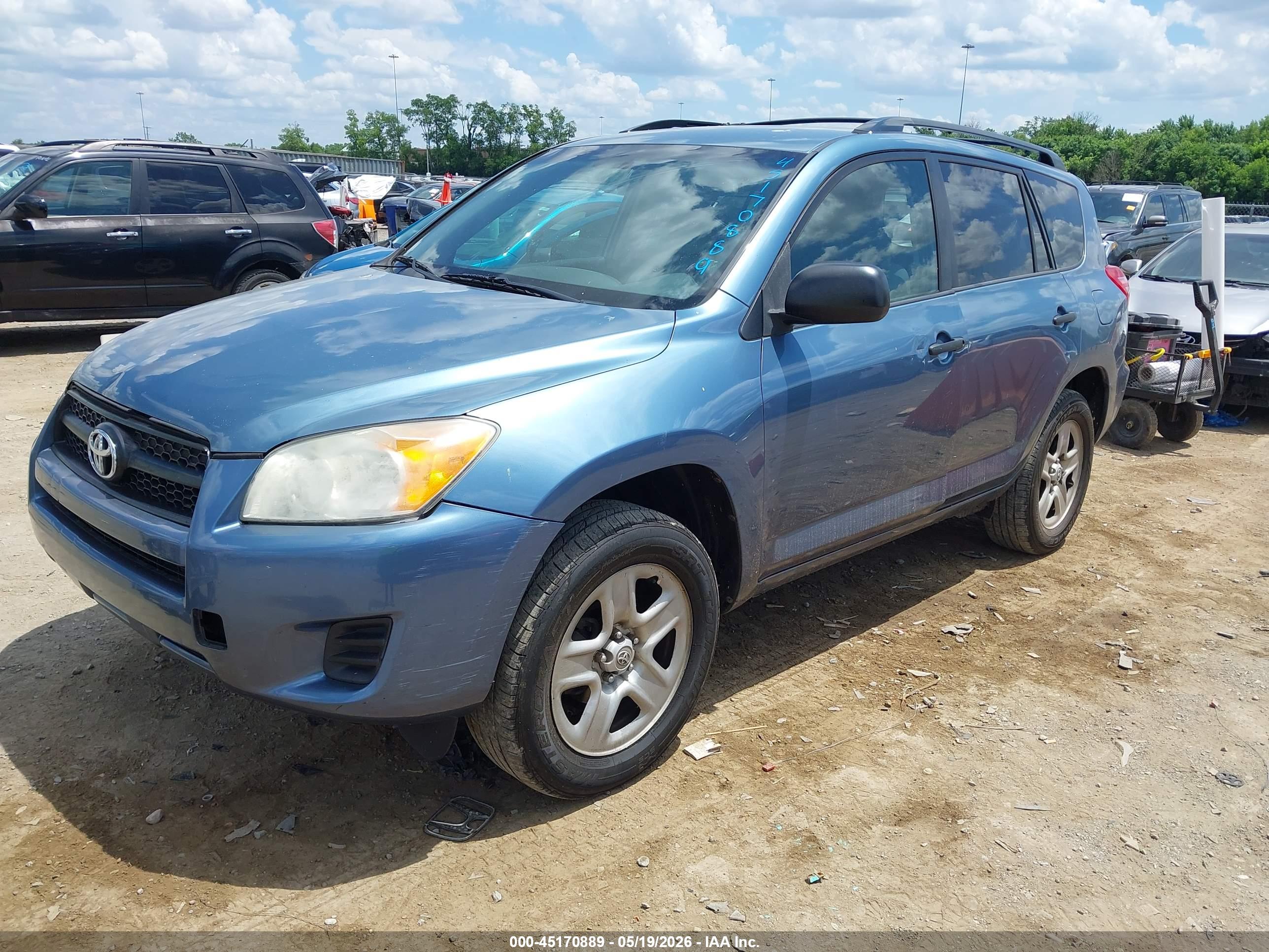 TOYOTA RAV4 image 2