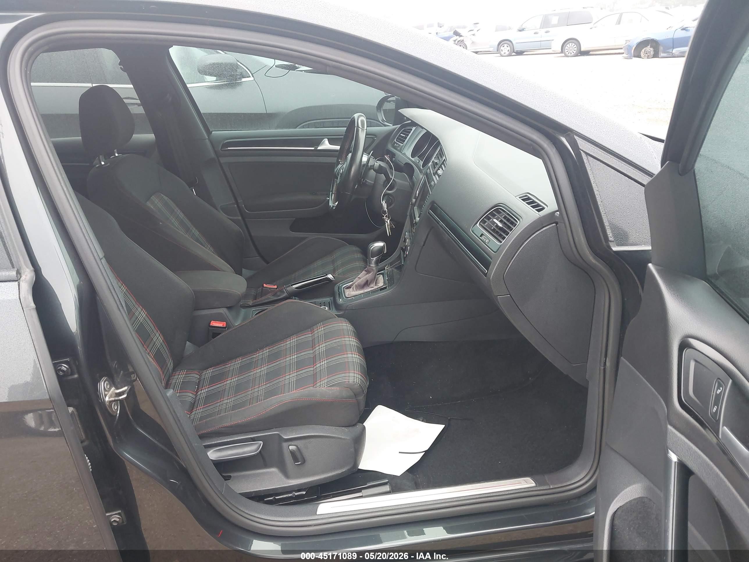 VOLKSWAGEN GOLF image 5