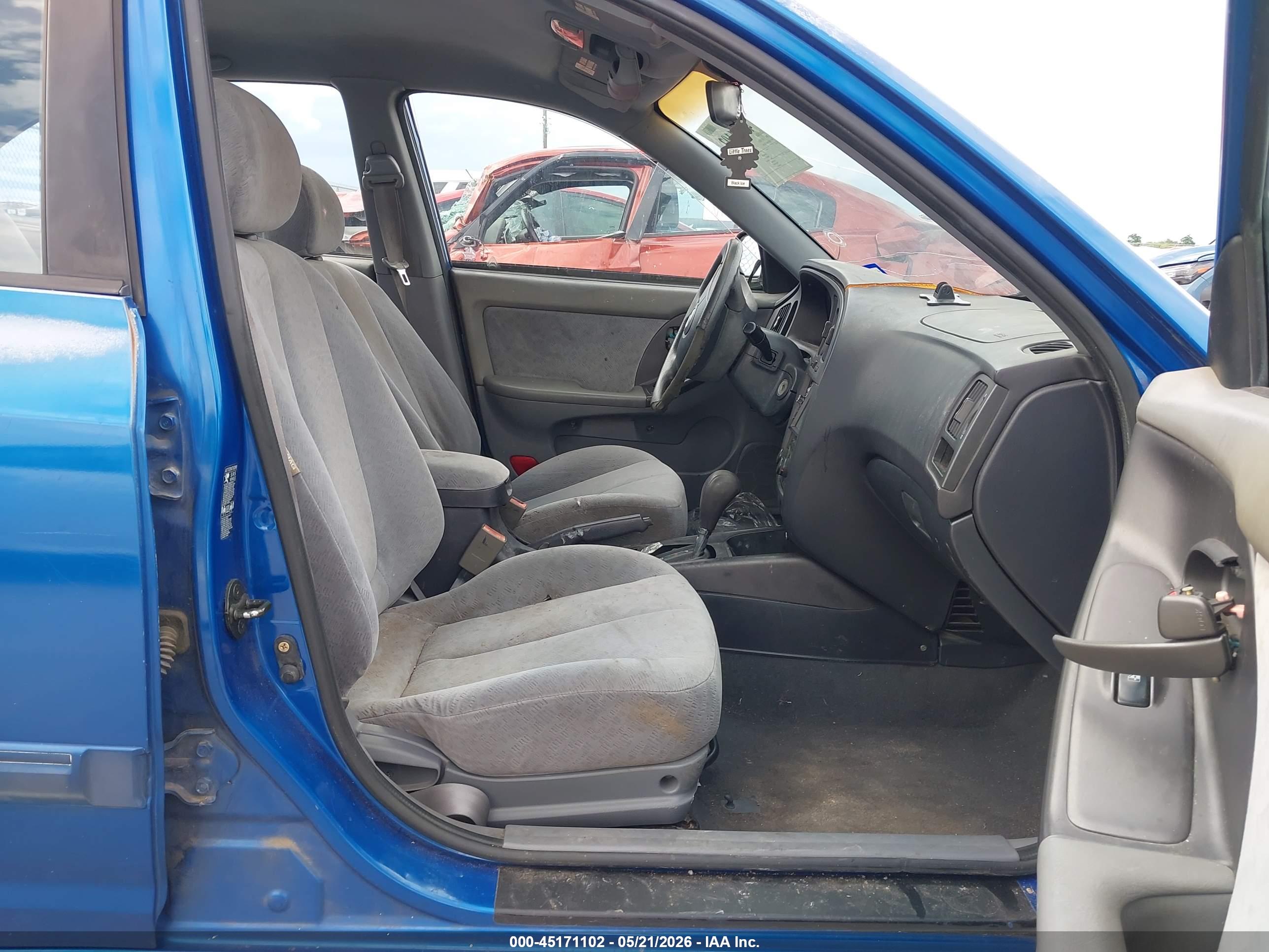 HYUNDAI ELANTRA image 5