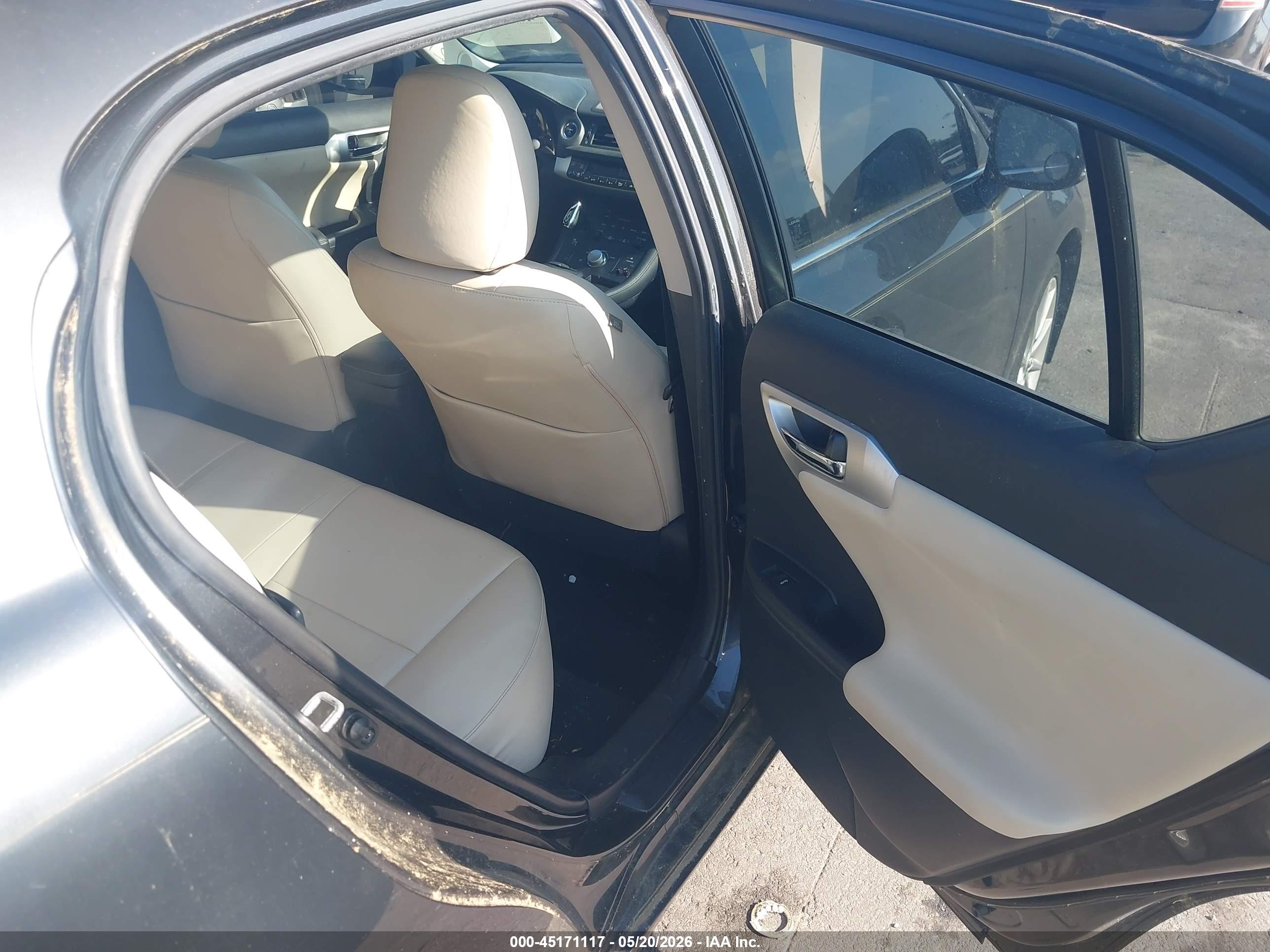 LEXUS CT image 5