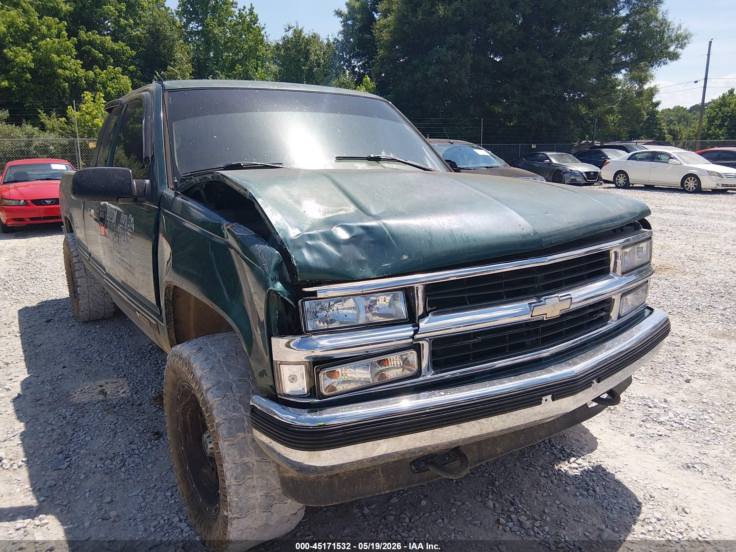 CHEVROLET GMT-400 image 6