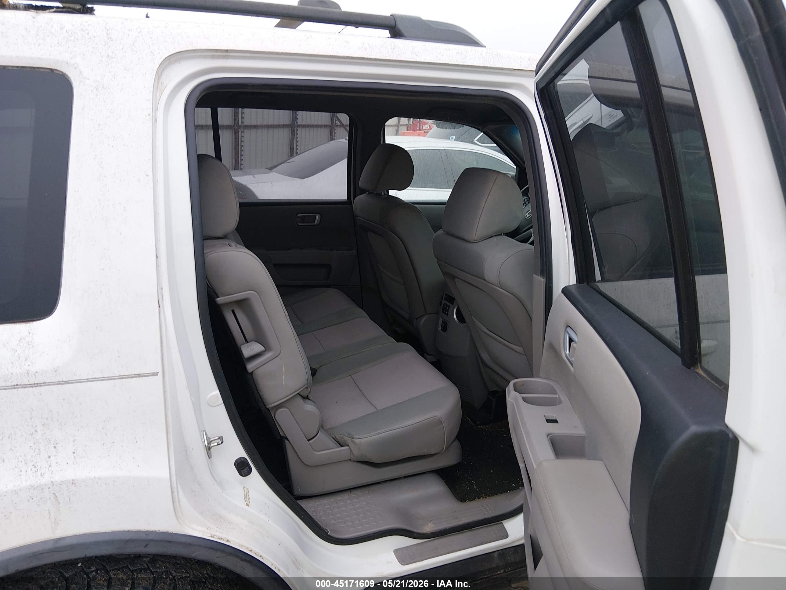 HONDA PILOT image 8