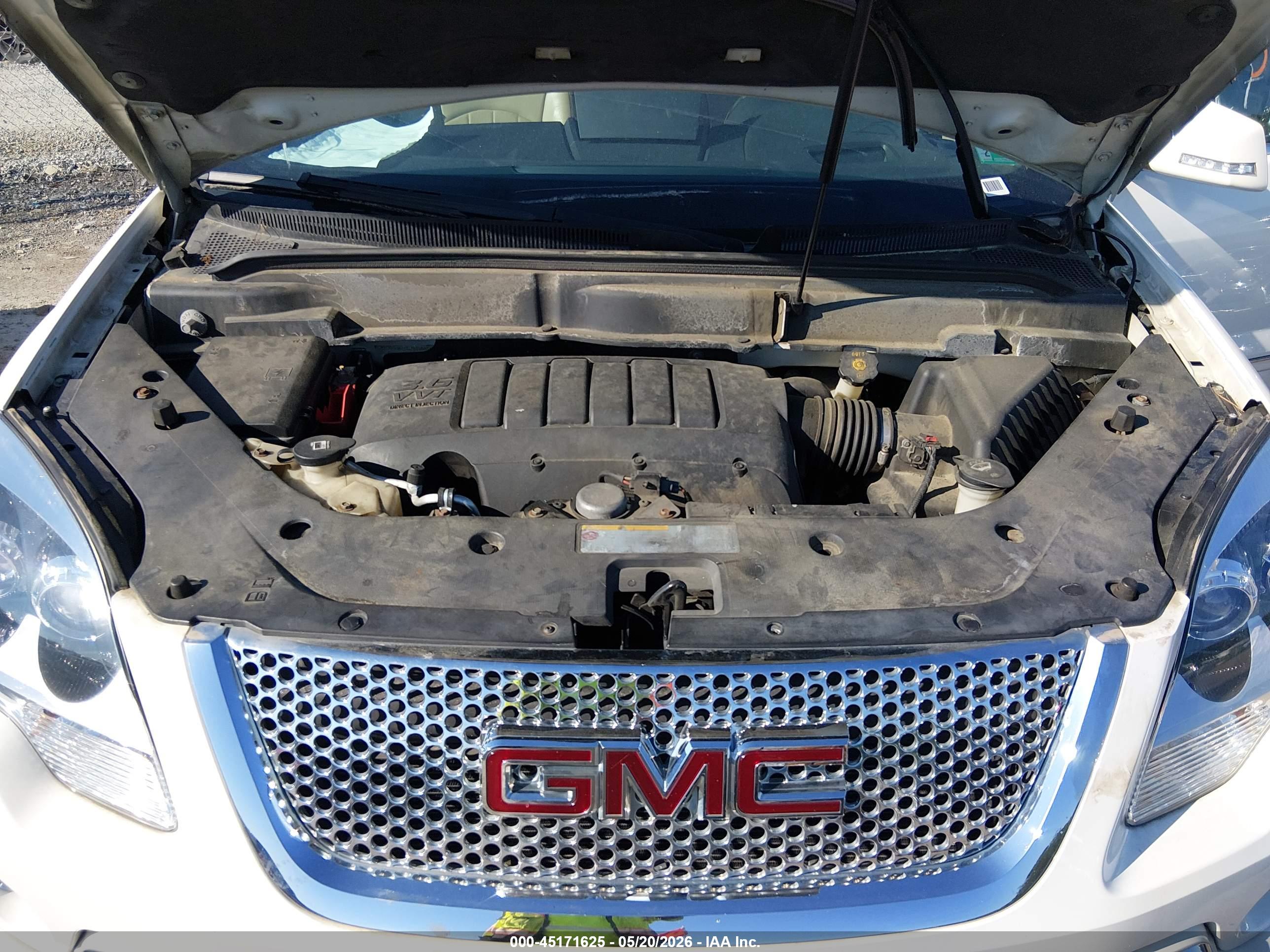 GMC ACADIA image 10