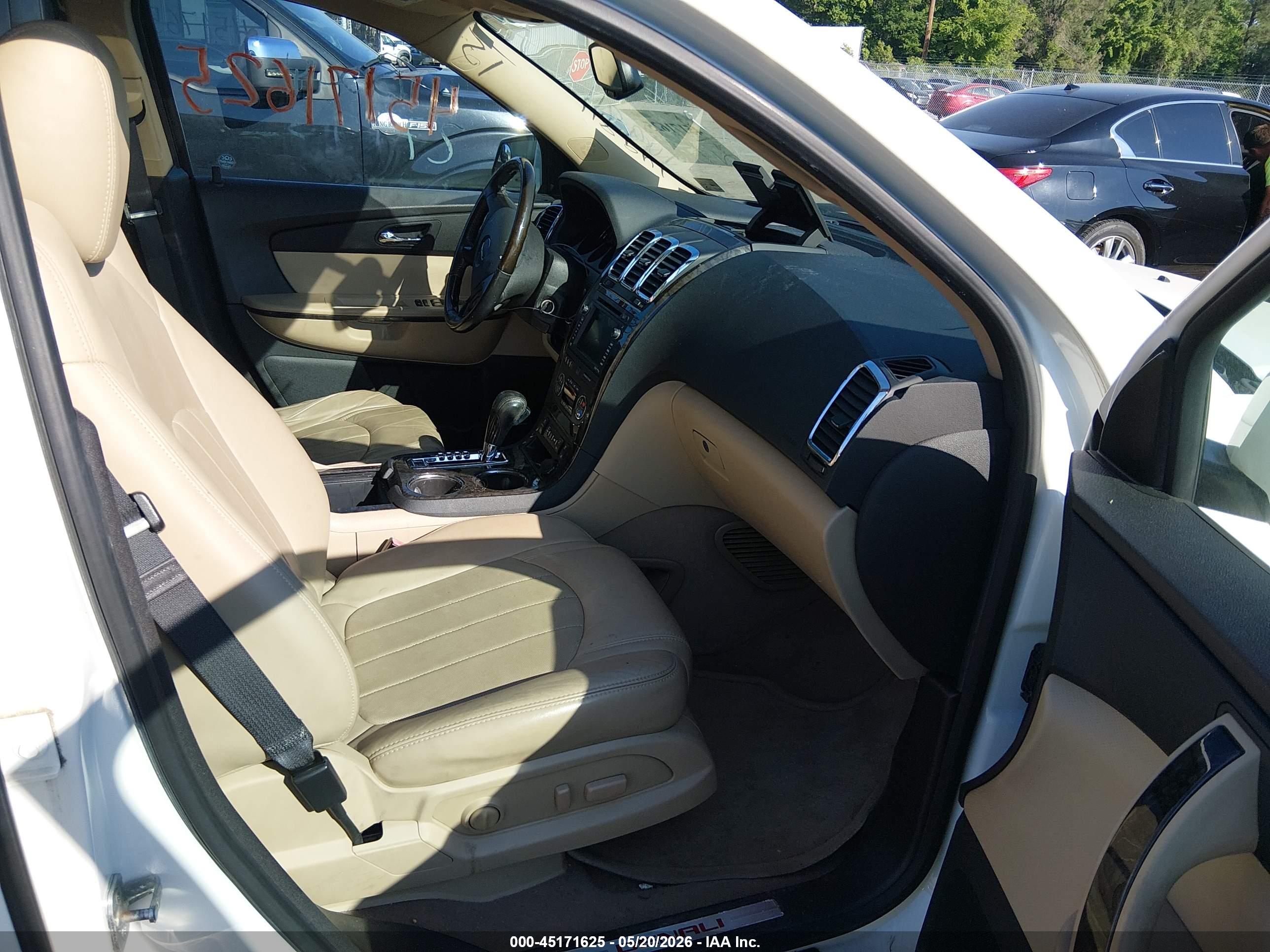 GMC ACADIA image 5